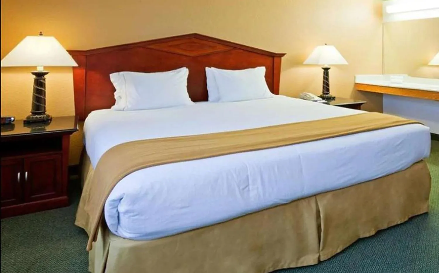 Executive Suite in Blue Way Inn Eagan Extended Stay