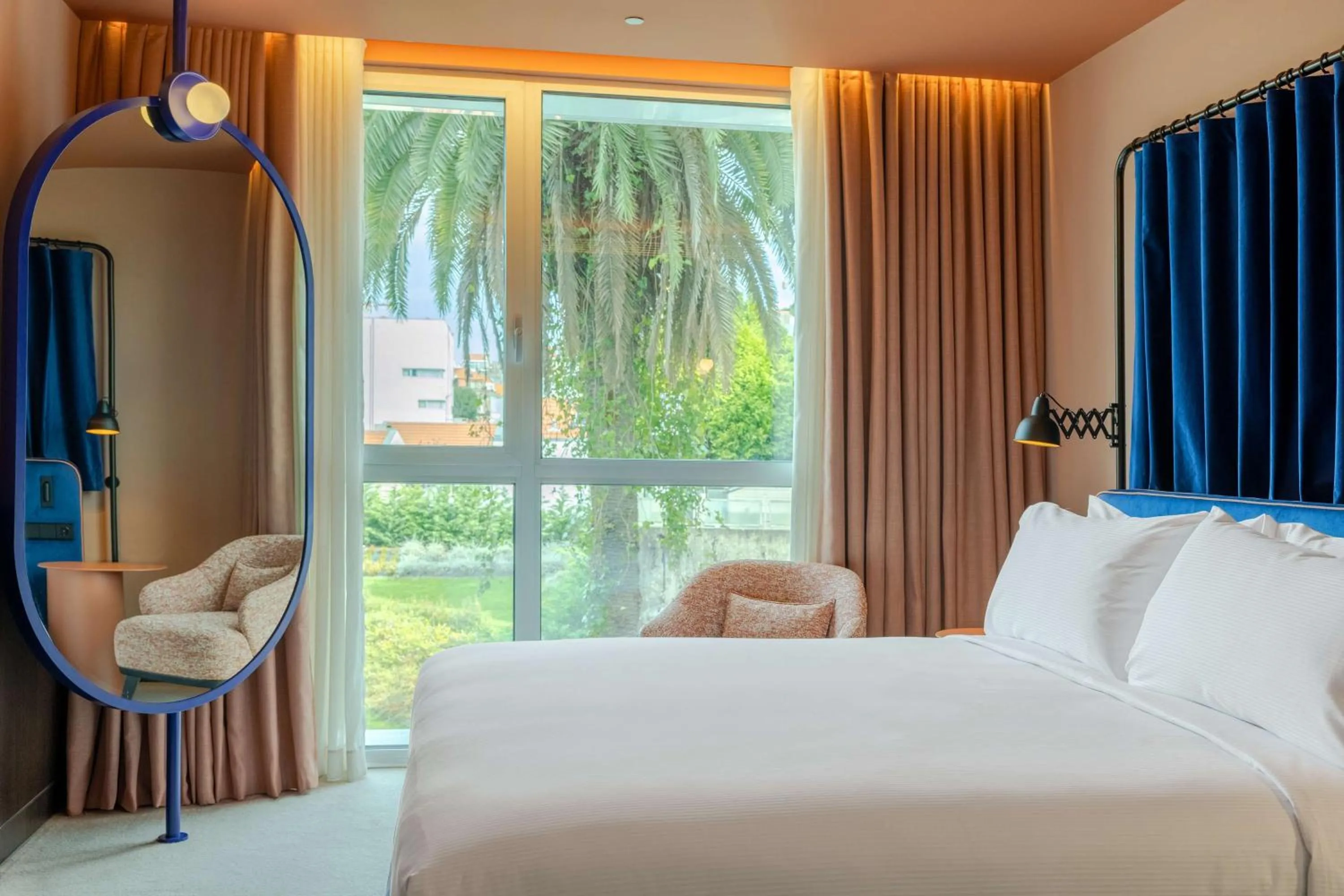 King Guest Room in Cenica Porto Hotel, Curio Collection By Hilton