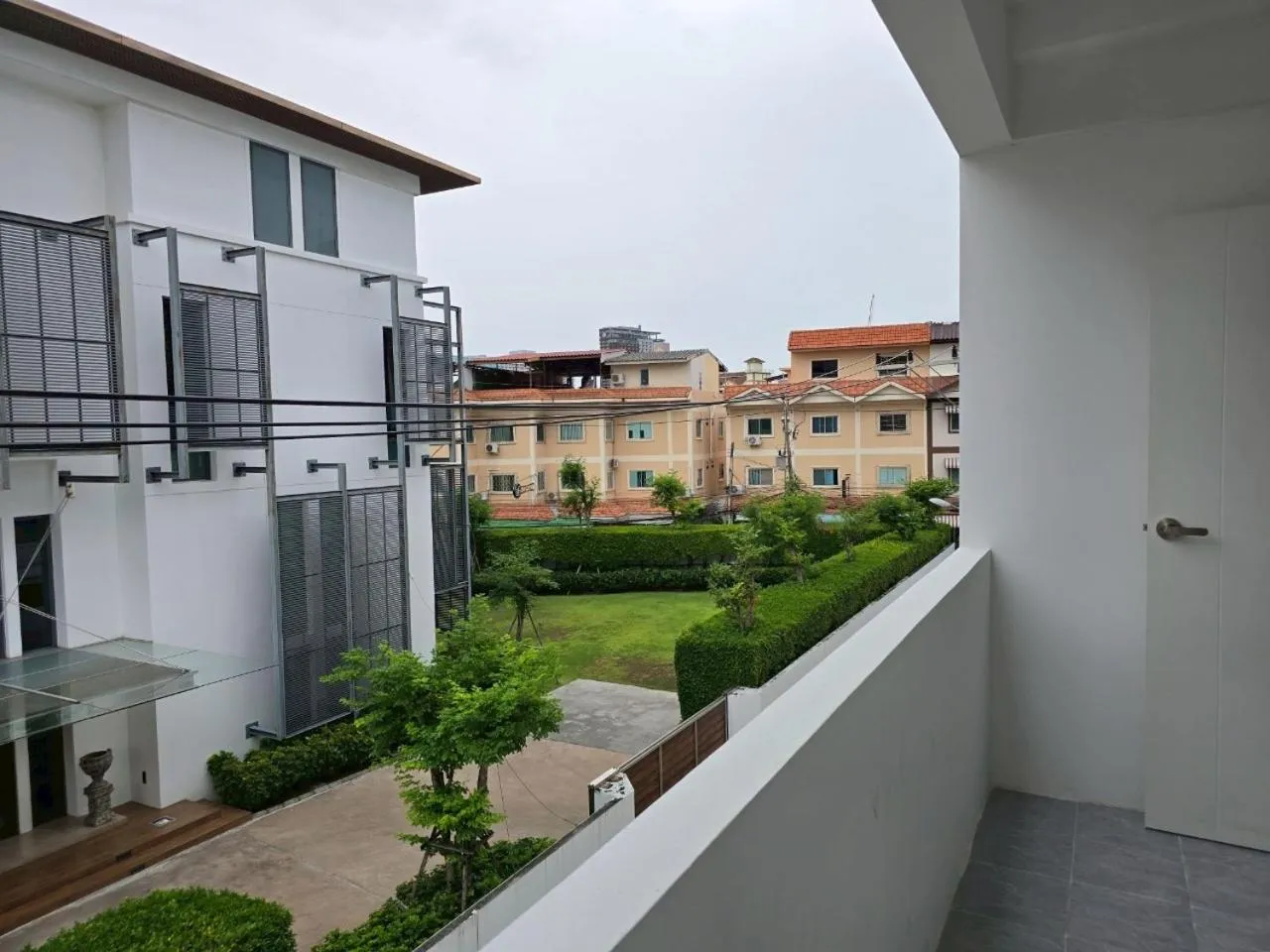 Superior Twin Room in SRINN Hotel Pattaya Klang