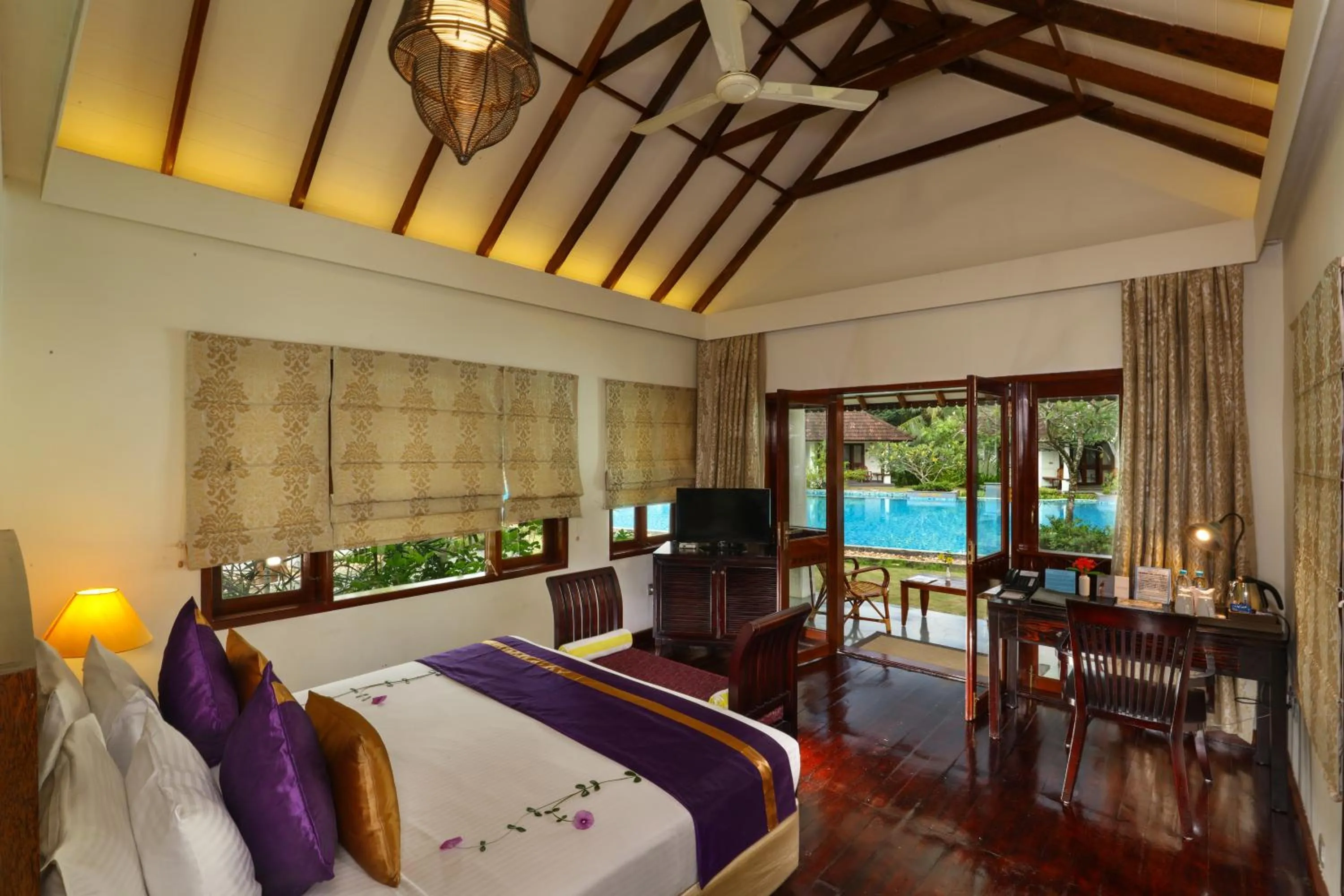 Poolside Villas with Plunge pool and 10% off on Buffet Meals & Spa in Rhythm Kumarakom