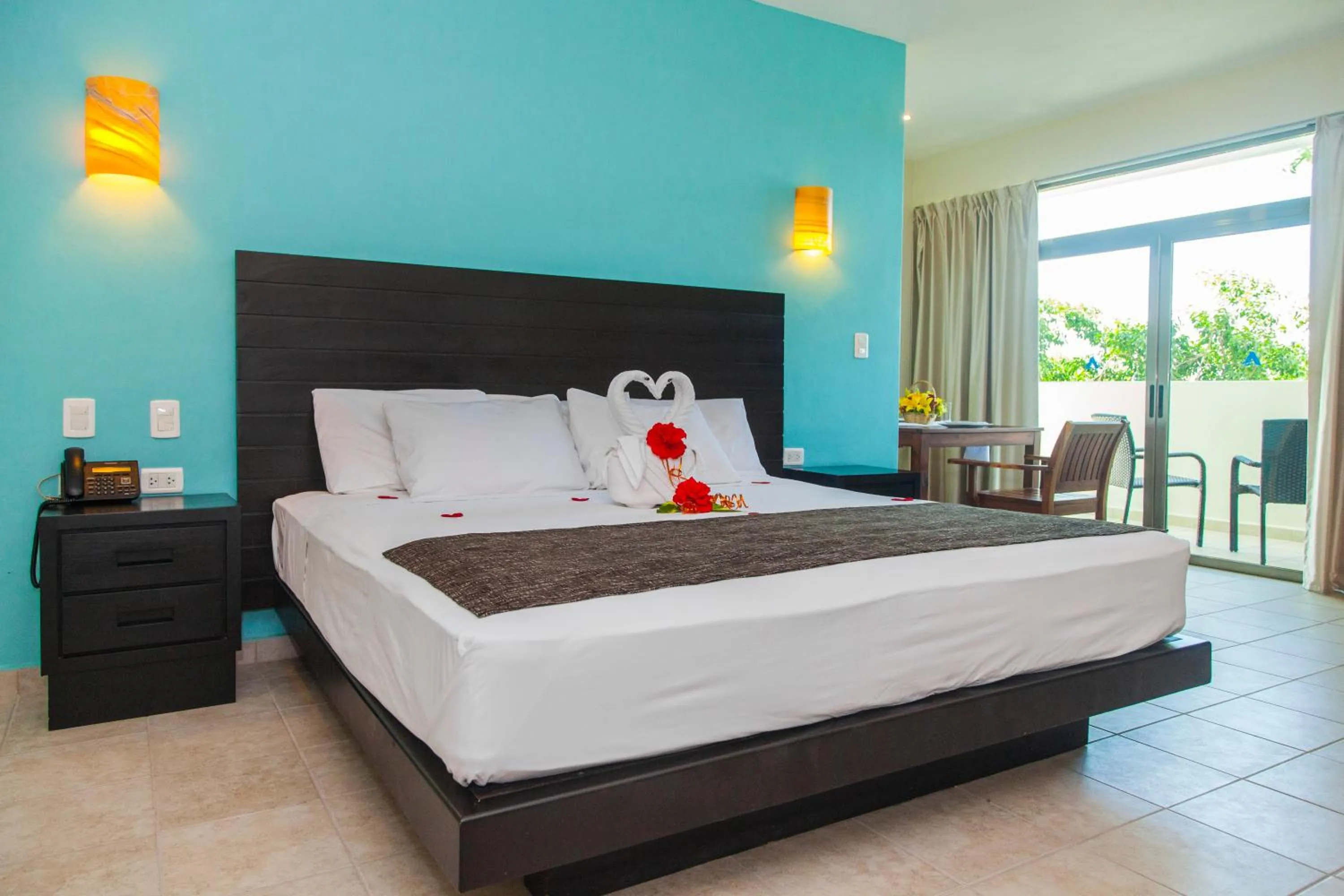 Deluxe King Room with Balcony in Angelo's Hotel