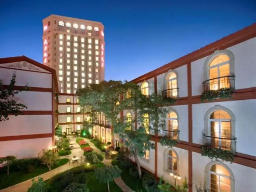 Dong Fang Hotel Dong Fang Hotel