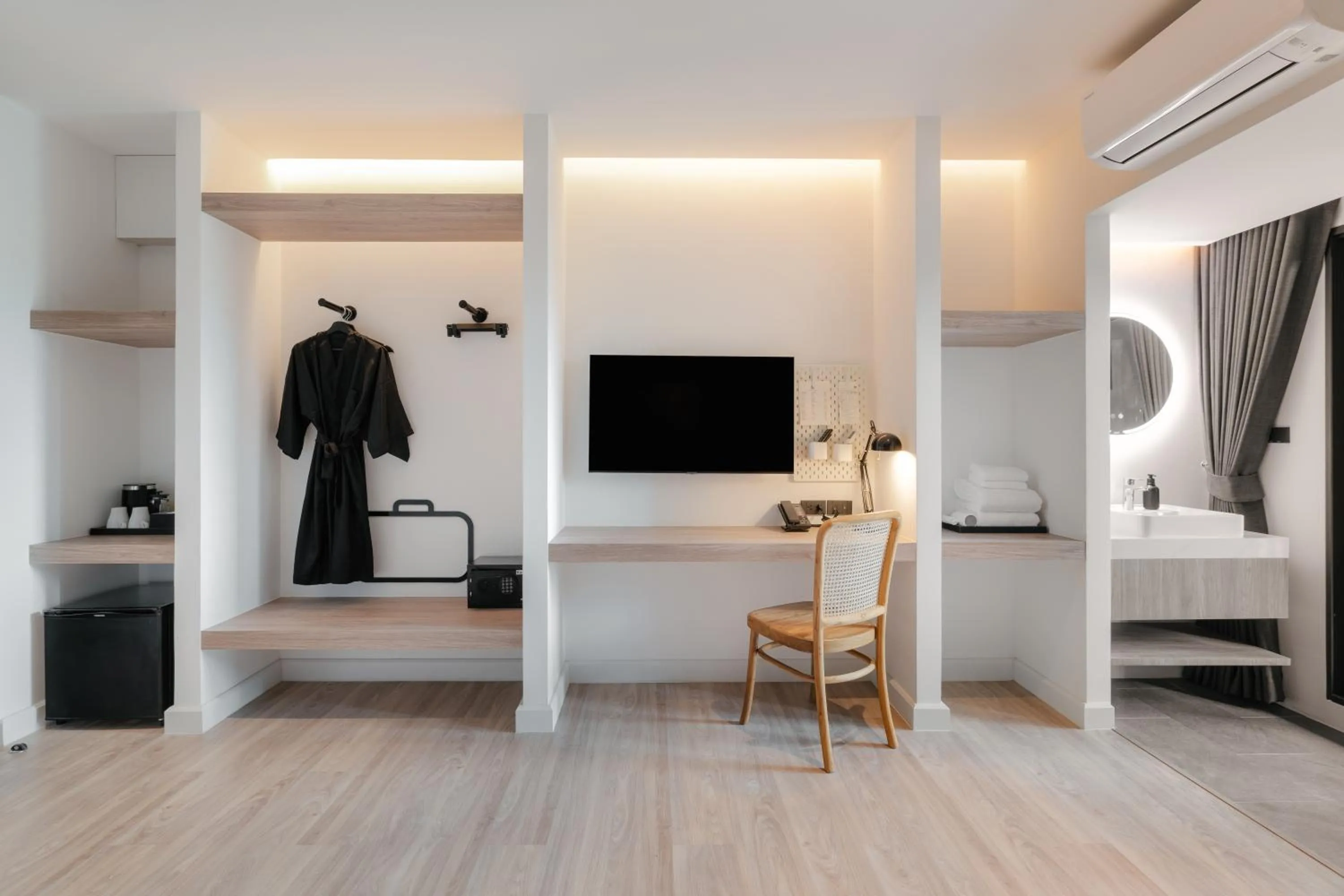 Deluxe Twin Bed in Blu Monkey Hub and Hotel Laguna, Bangtao Phuket