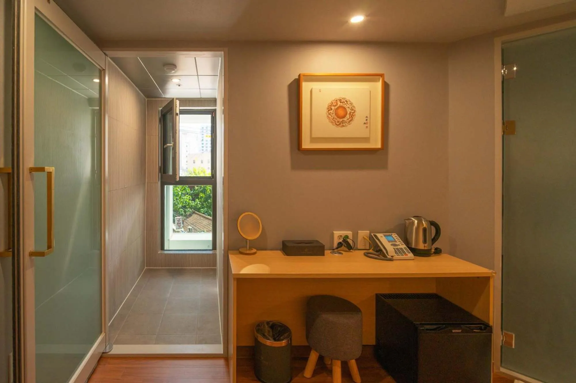 Deluxe Room in Shinchon Maven Hotel