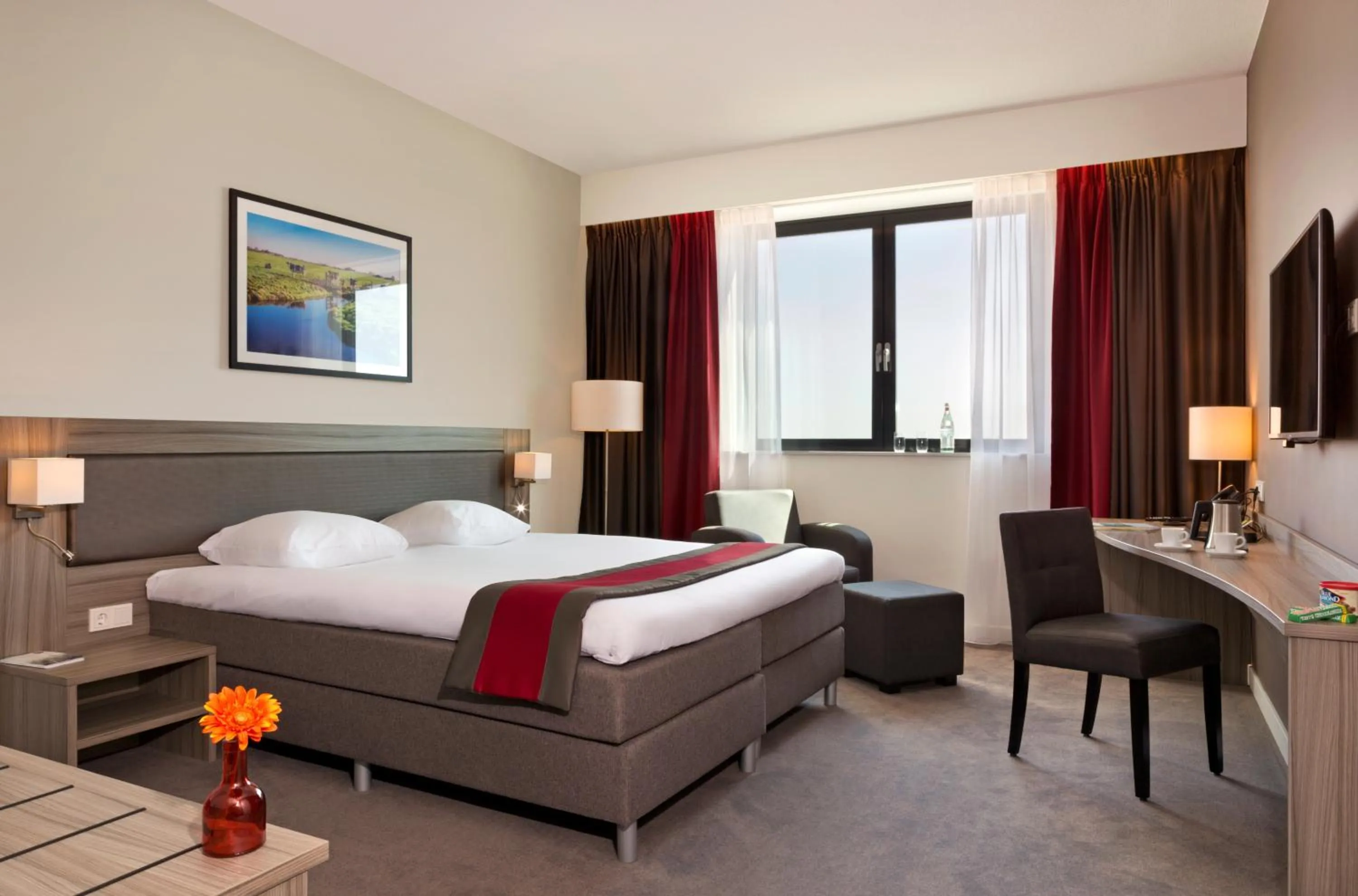 Comfort Double Room in Fletcher Hotel-Restaurant Wings-Rotterdam