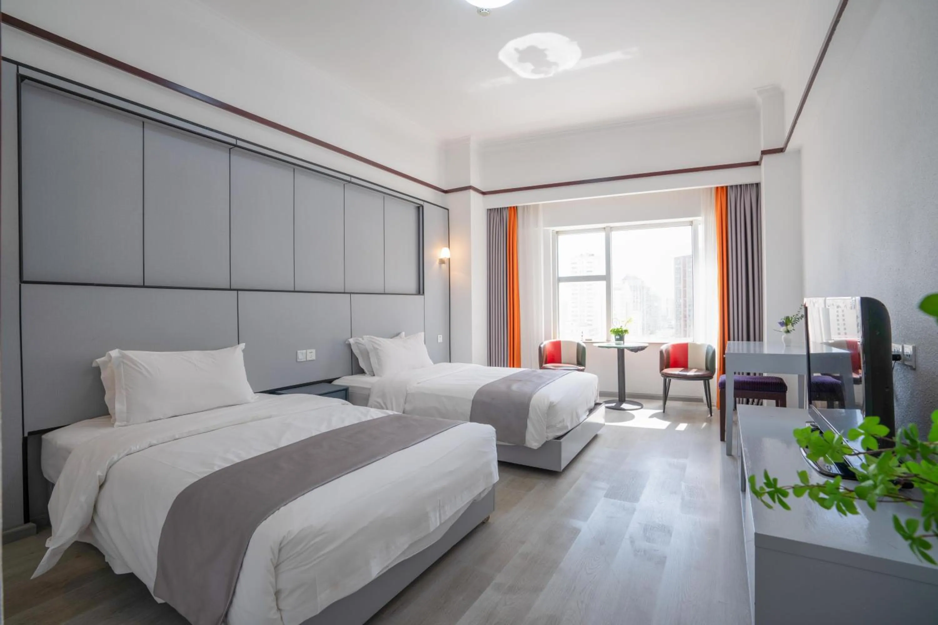 Deluxe Twin Room in Ha Luo Hotel