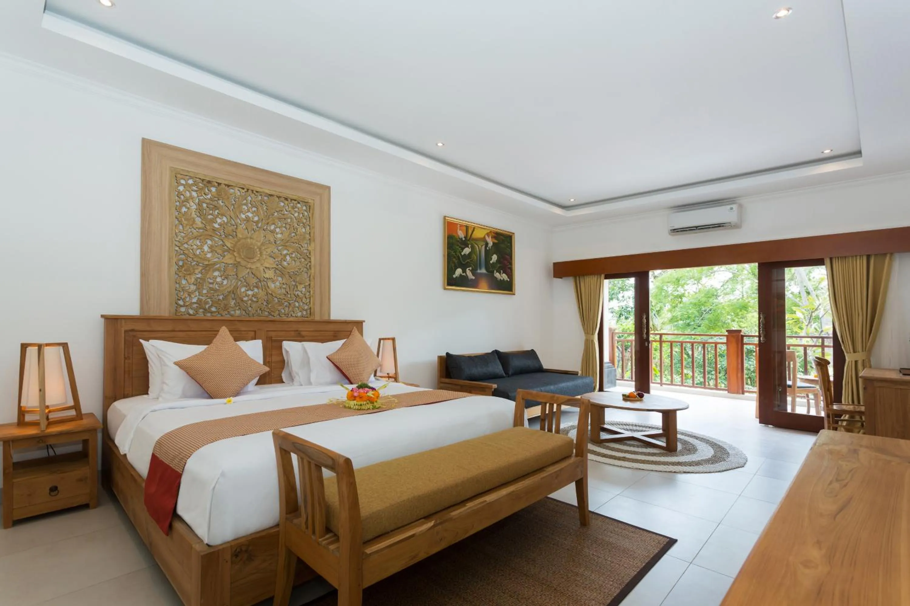 Suite with Pool View in Puri Payogan Villa
