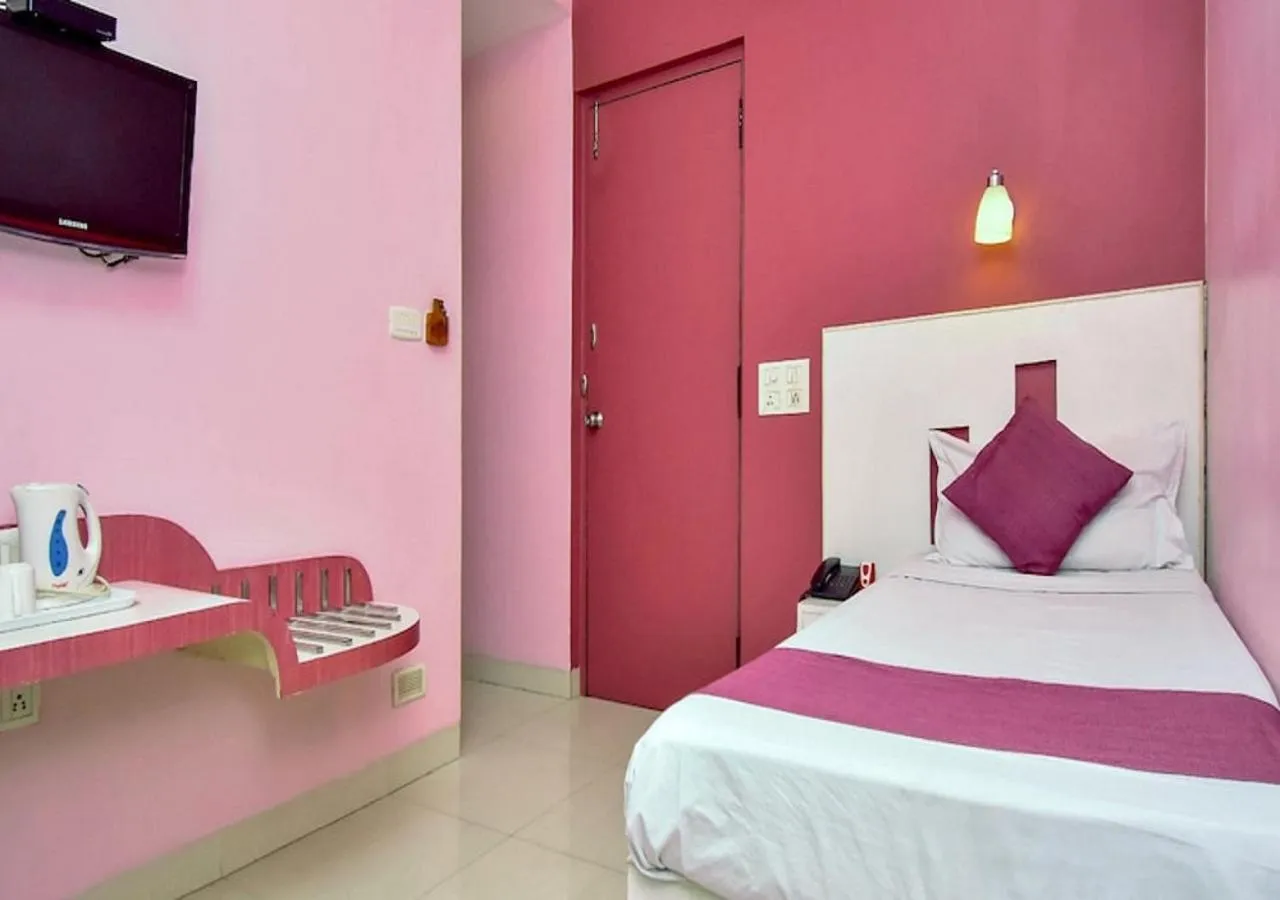 Standard Single Room with Fan - single occupancy in Hotel Pandian