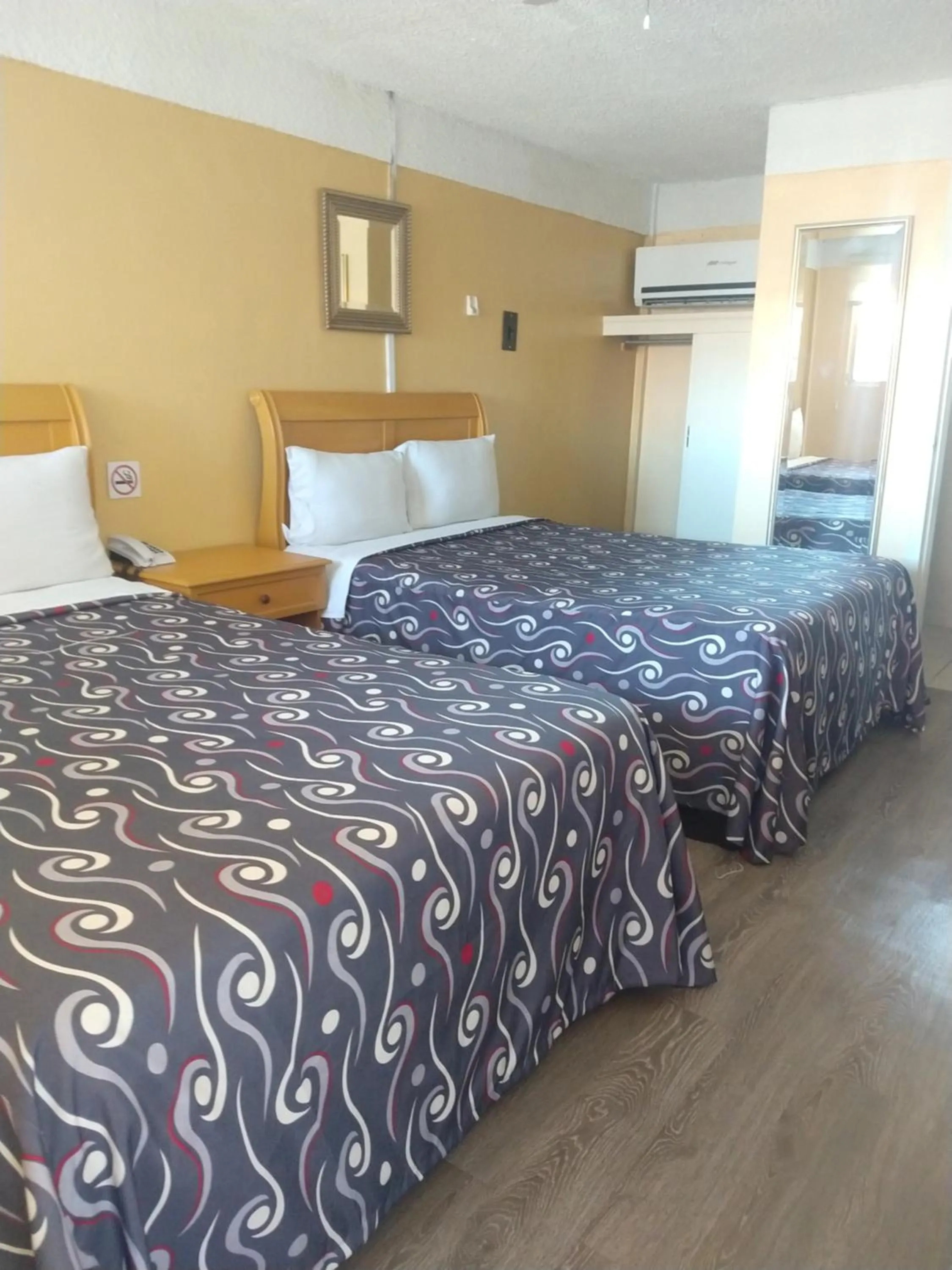 Standard Twin Room in Hotel Boulevard Mexicali