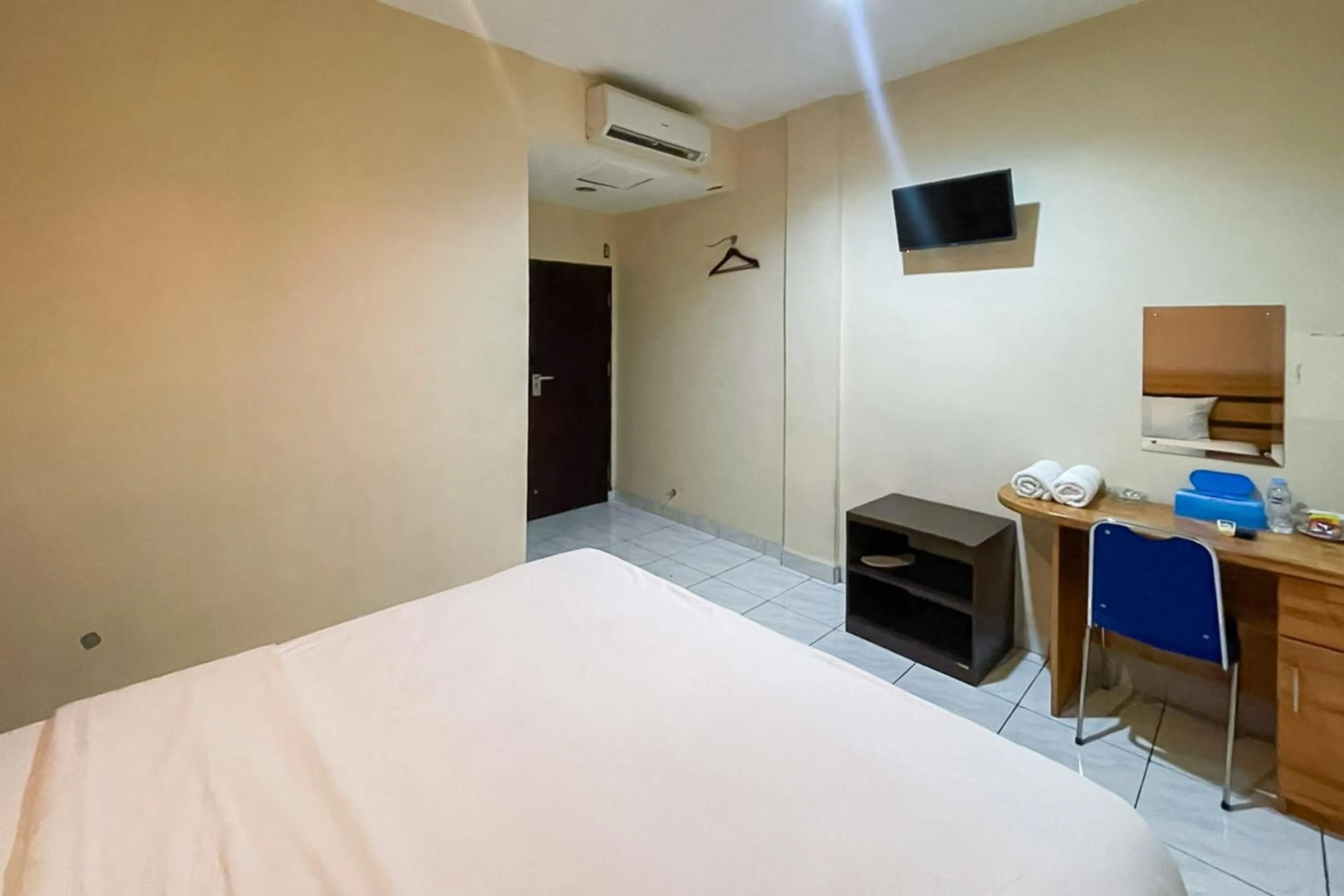 Deluxe Double Room in RedDoorz at Hotel Anda Pematang Siantar