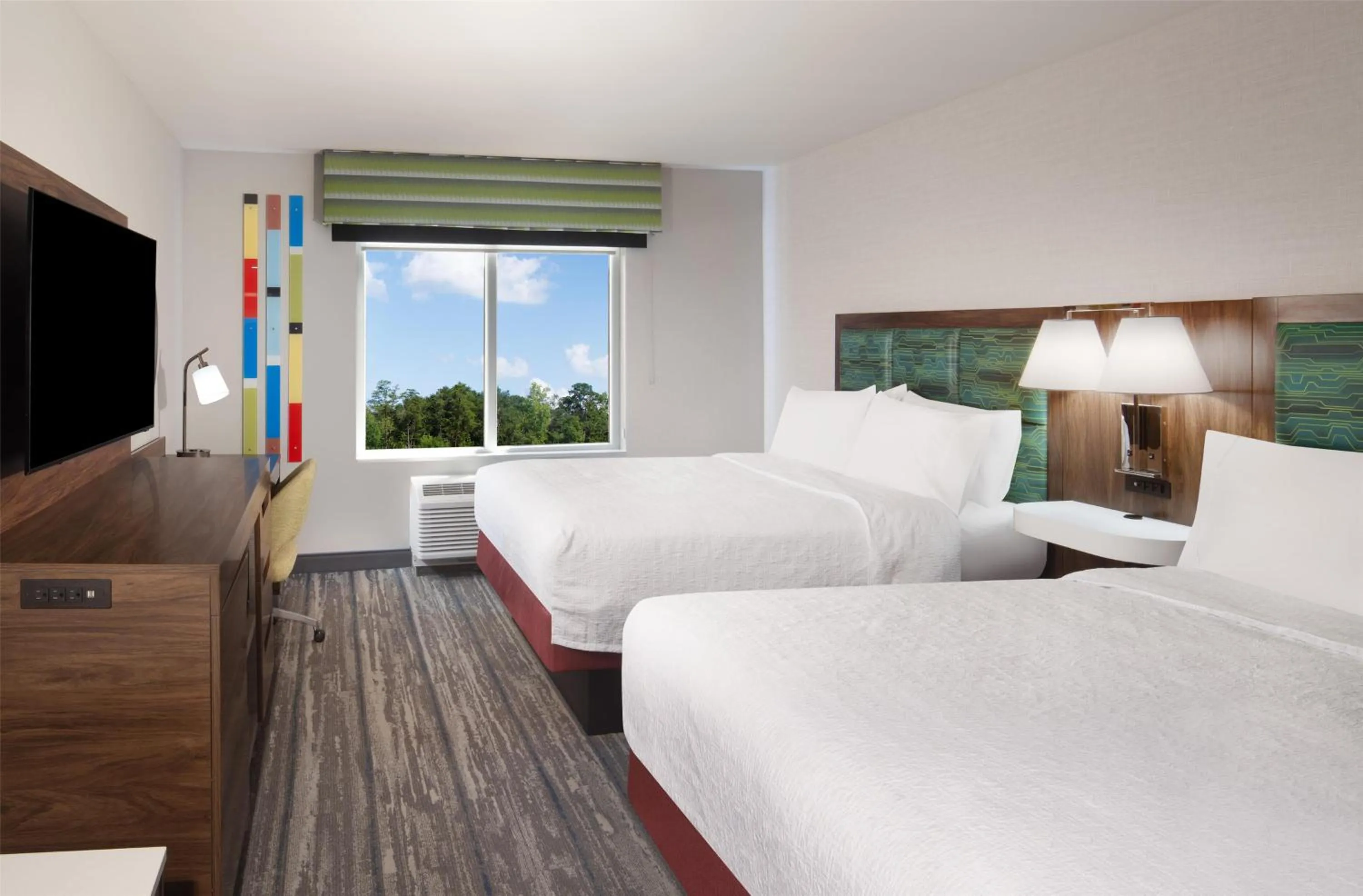 Queen Room with Two Queen Beds and Bath Tub - Mobility and Hearing Access in Hampton Inn Evergreen