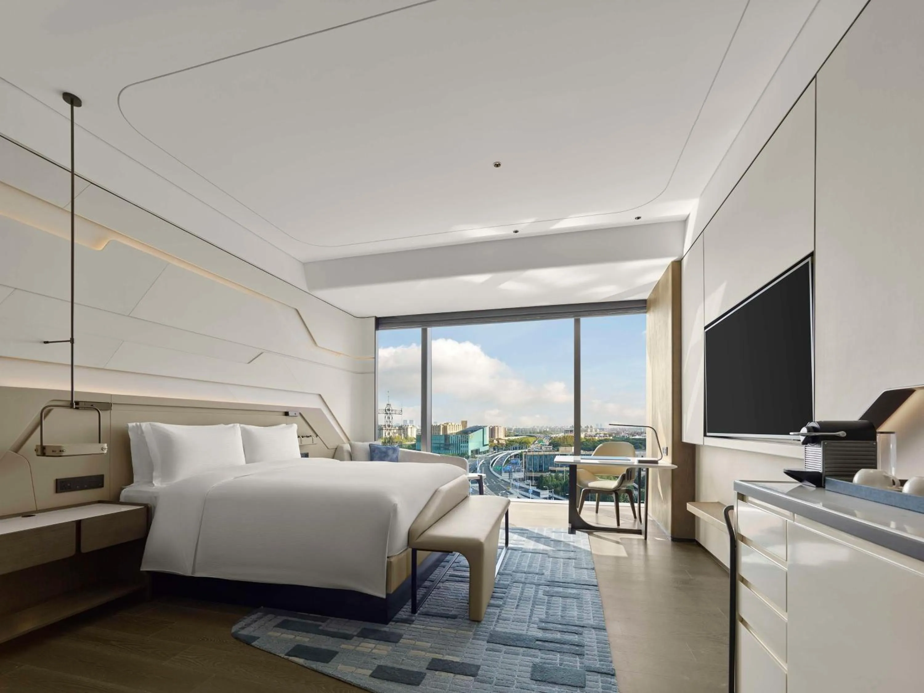 King Guest Room in Hilton Shanghai Hongqiao International Airport