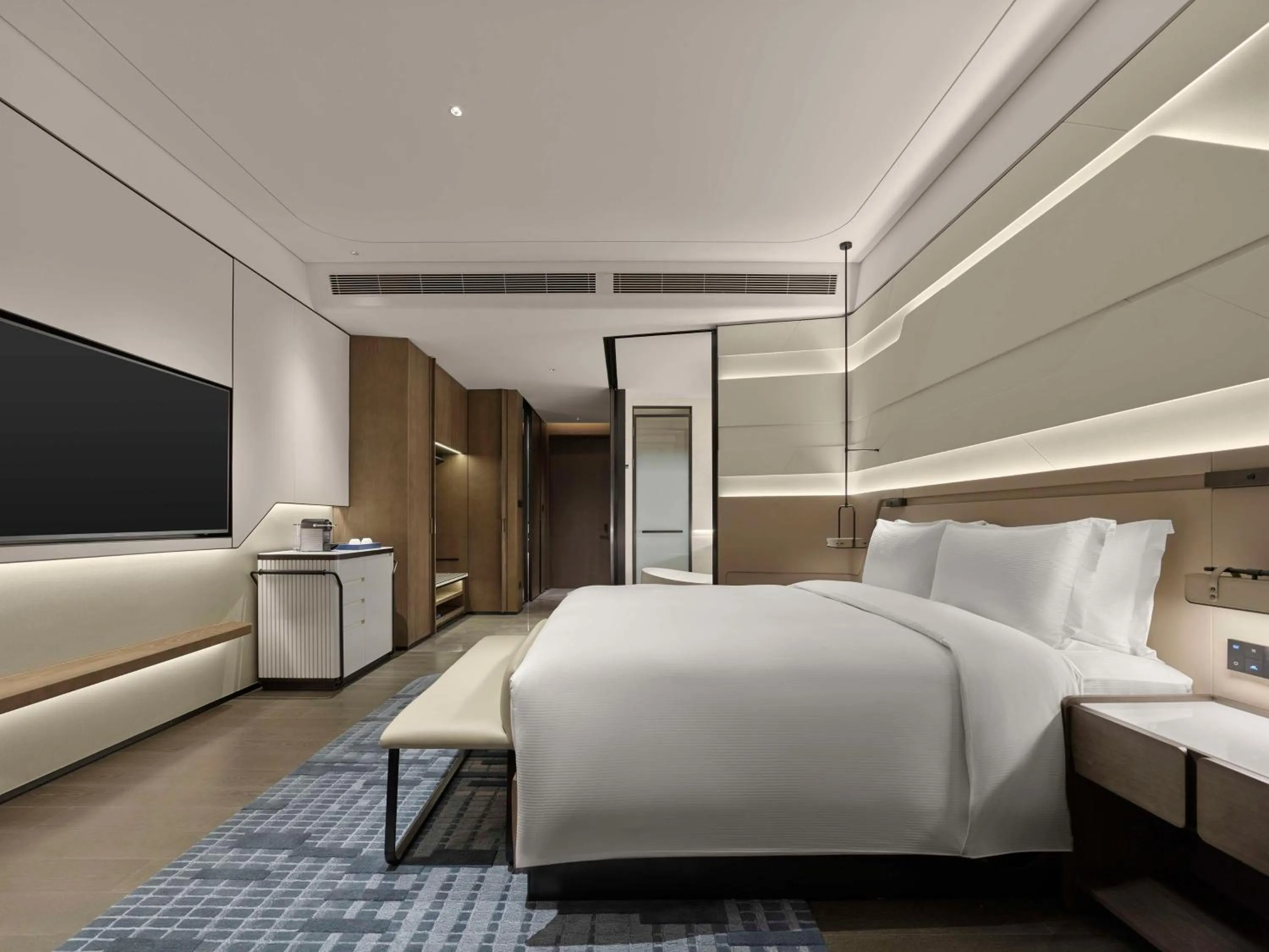 Executive King Room in Hilton Shanghai Hongqiao International Airport