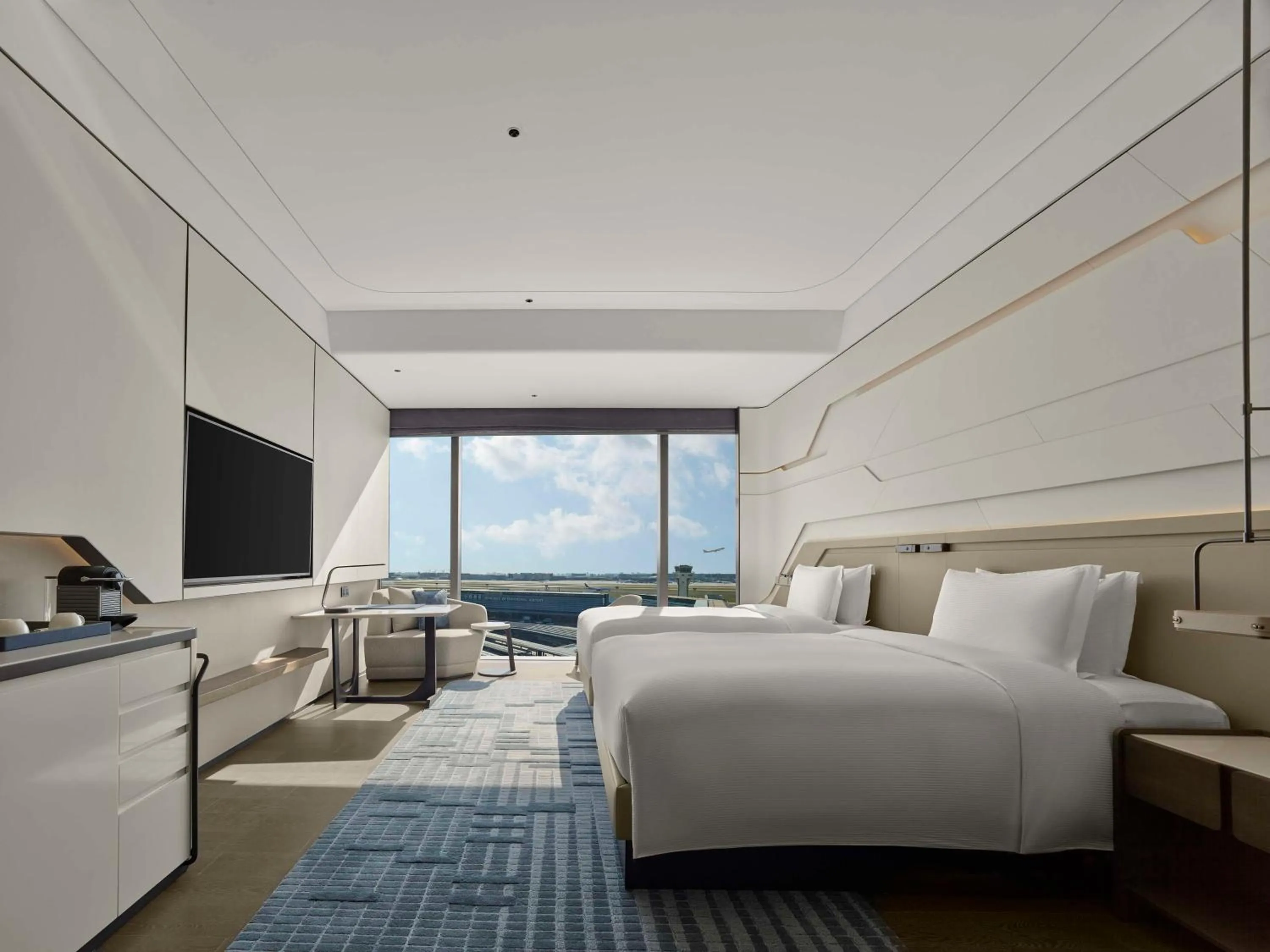 Deluxe Twin Room - Airport View in Hilton Shanghai Hongqiao International Airport