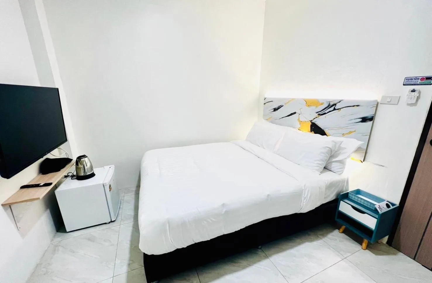 Superior Double Room in PJ Hostel & Bar