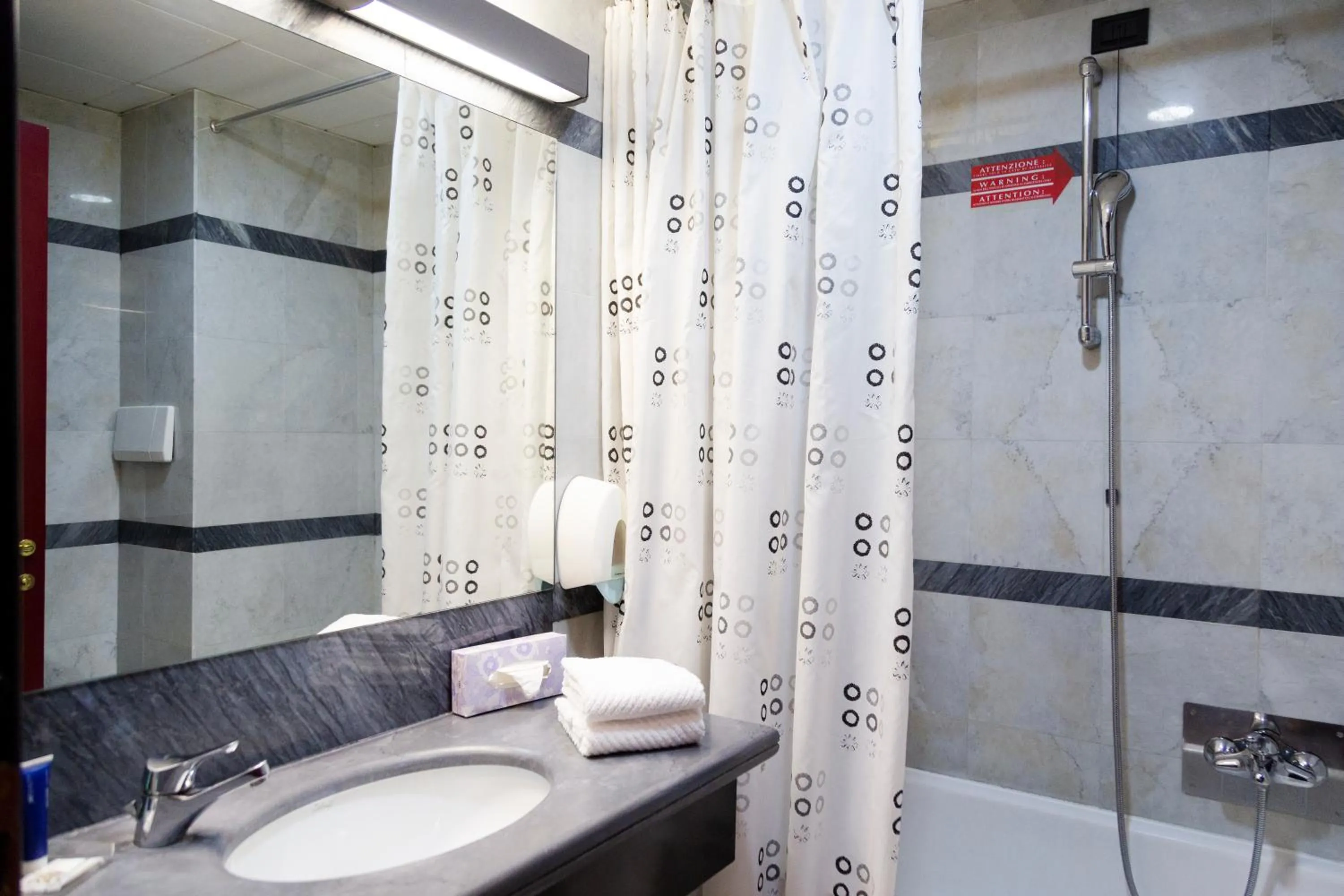 Triple Room in iH Hotels Milano Blu Visconti