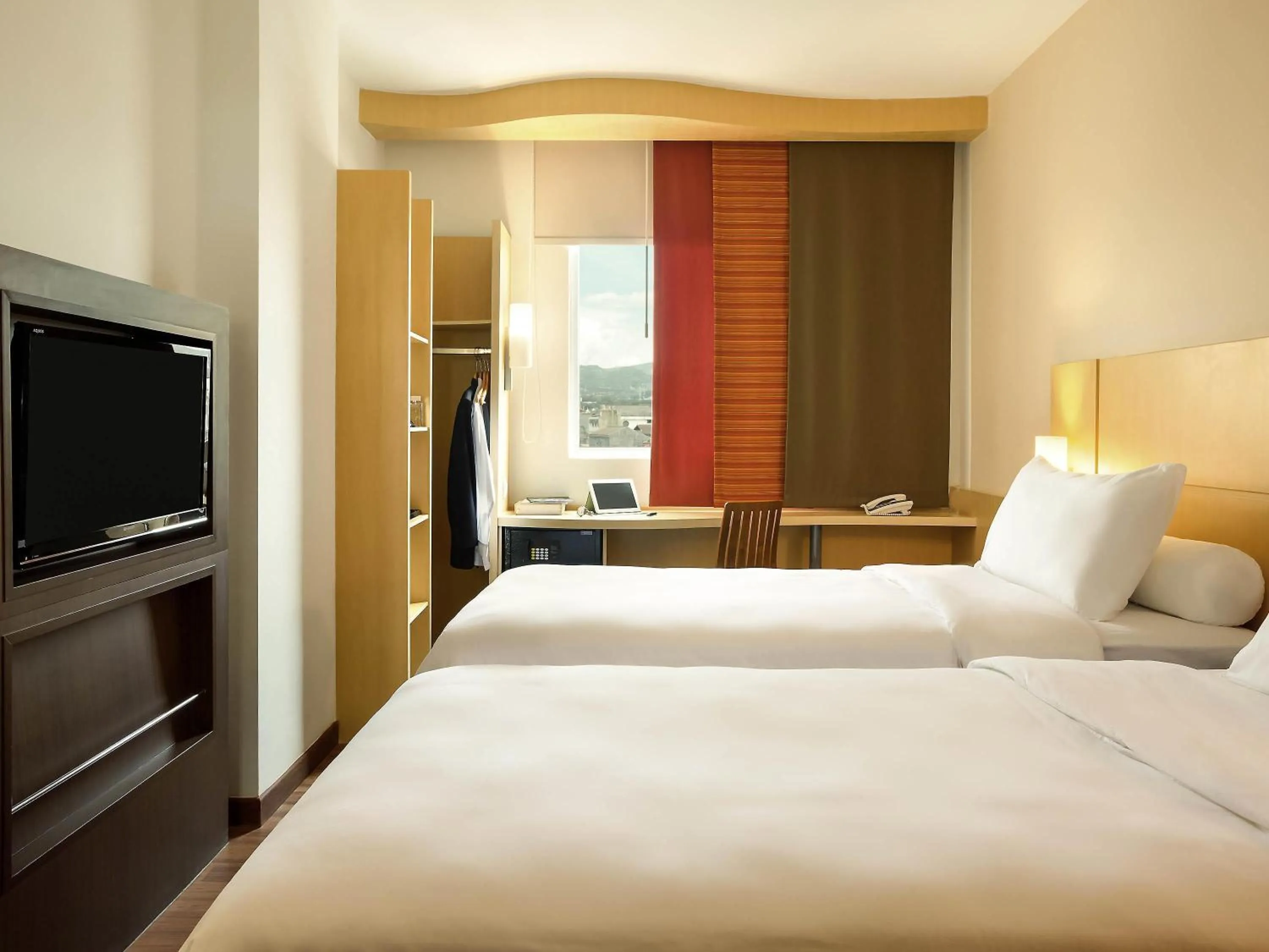 Standard Twin Room in Ibis Bandung Pasteur