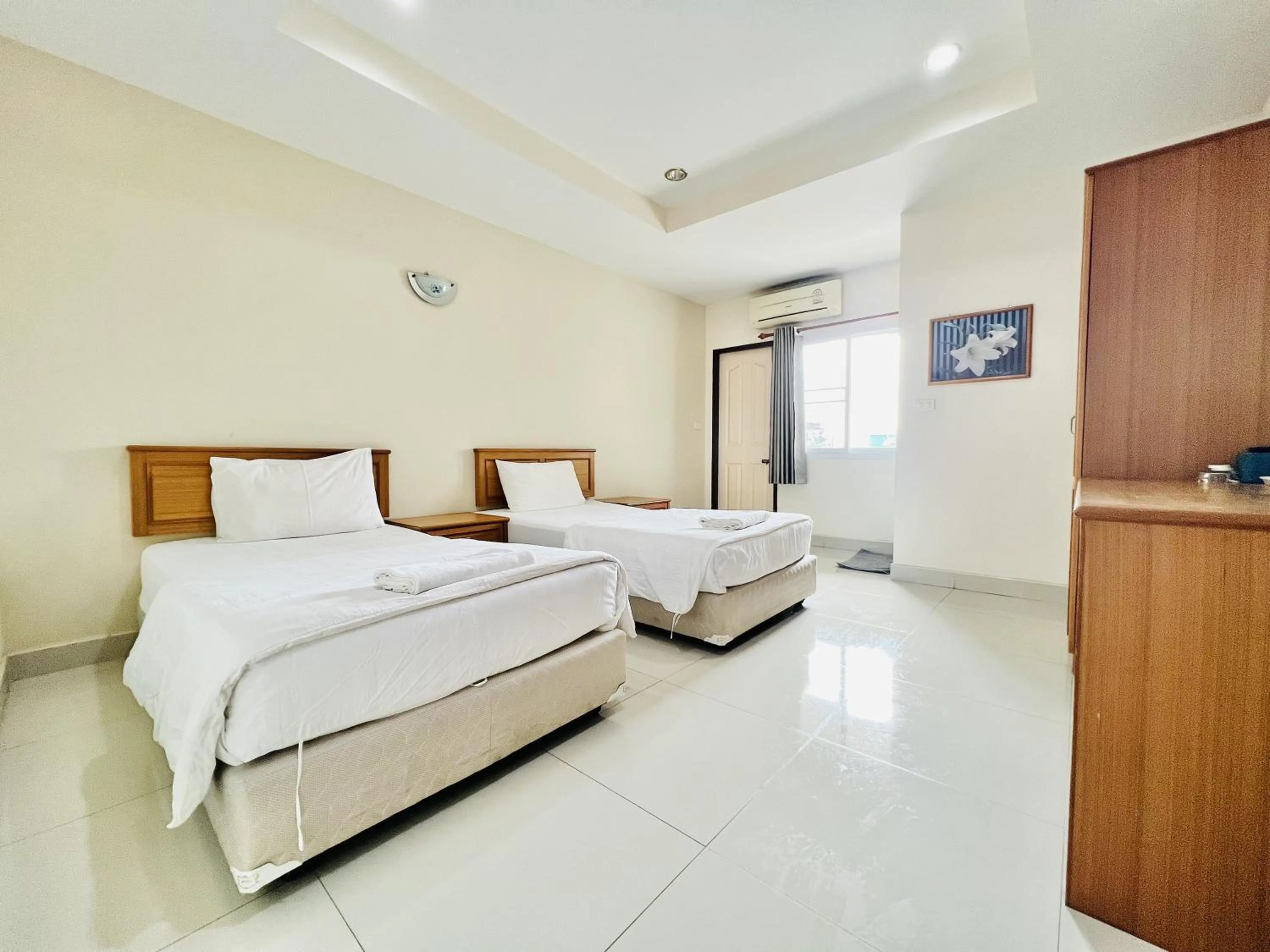 Standard Twin Room in Udon Perfect Mansion