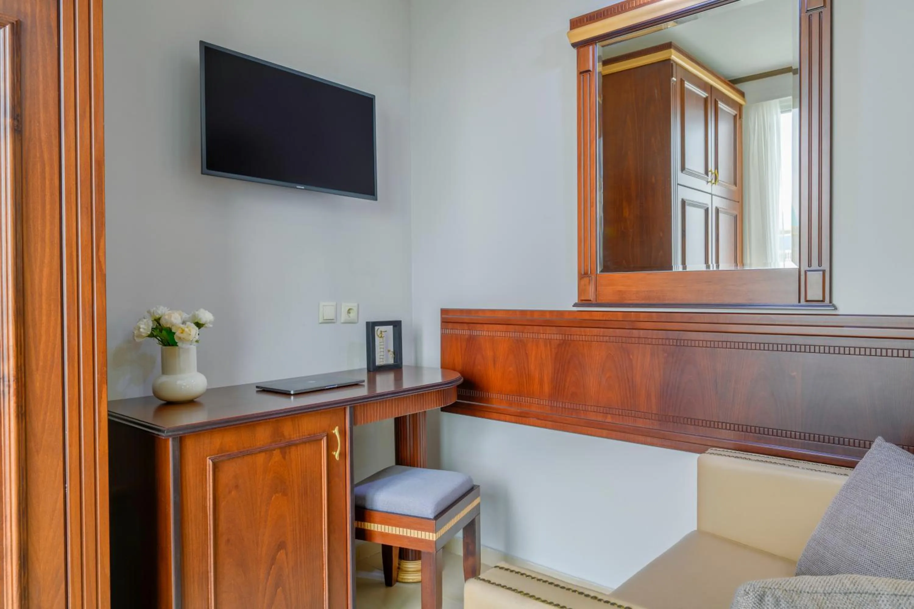 Superior Family Room in EONA BEACH RESORT by Greek Pride