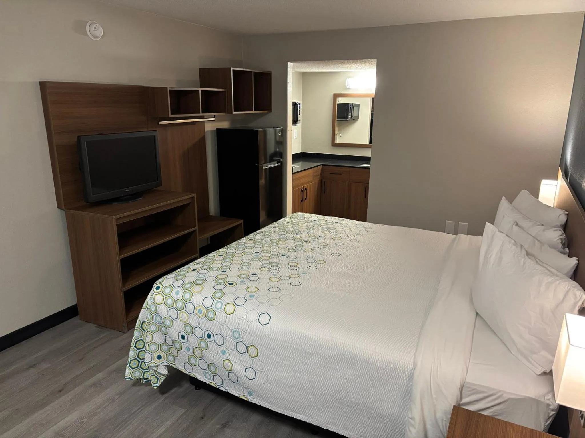 Studio King Room Disability Access Roll-In Shower Non-Smoking in HomeTowne Studios by Red Roof Hagerstown - Williamsport, MD