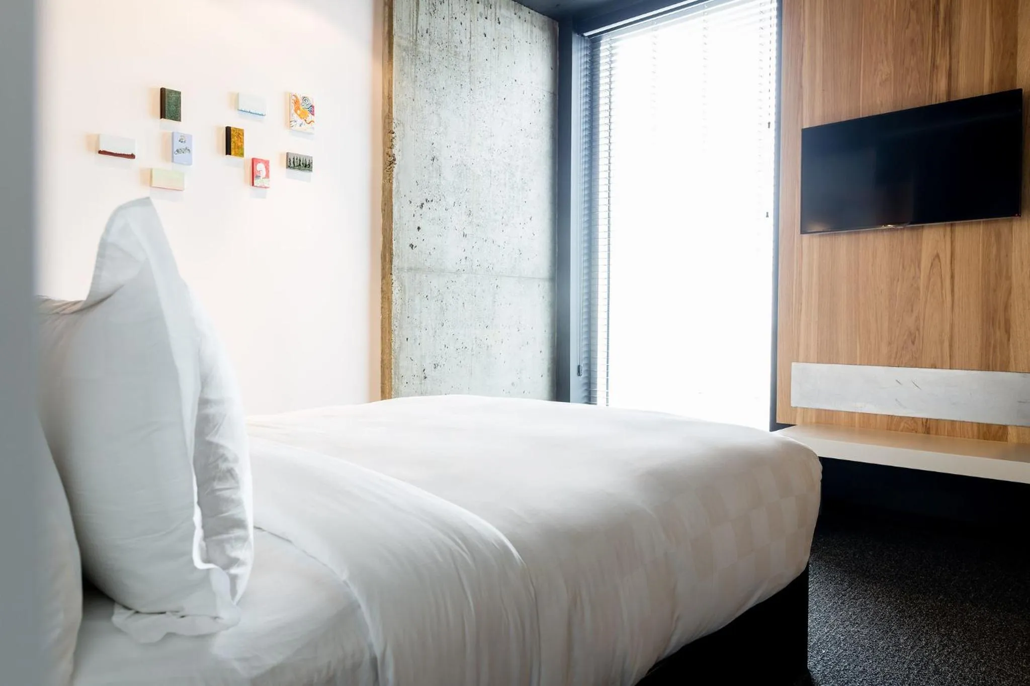 Queen Room in Alt Hotel Winnipeg