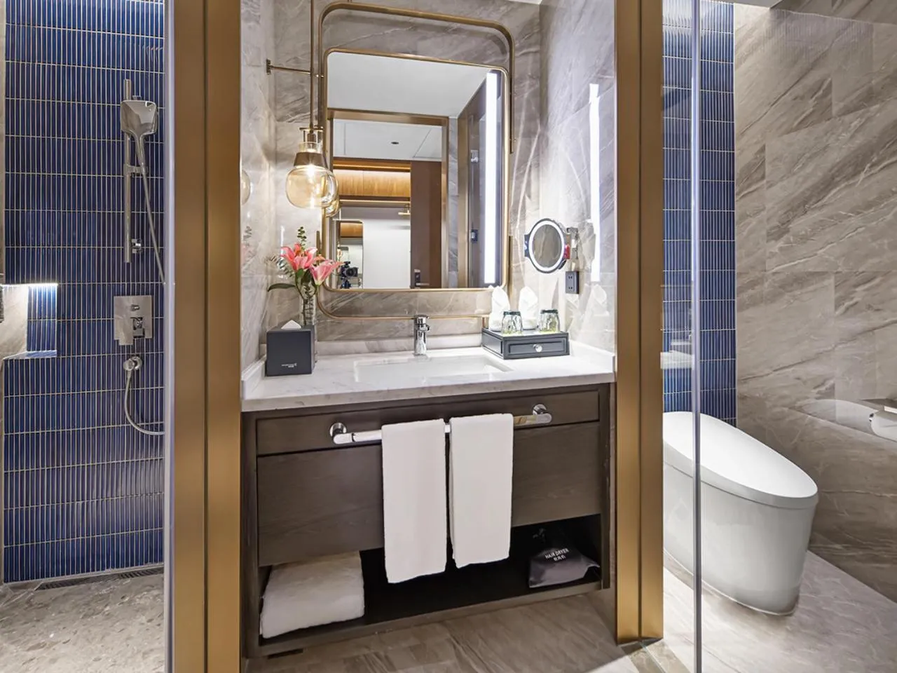 Standard Twin Room in Shanghai Hongqiao Yankuang Tulip Hotel