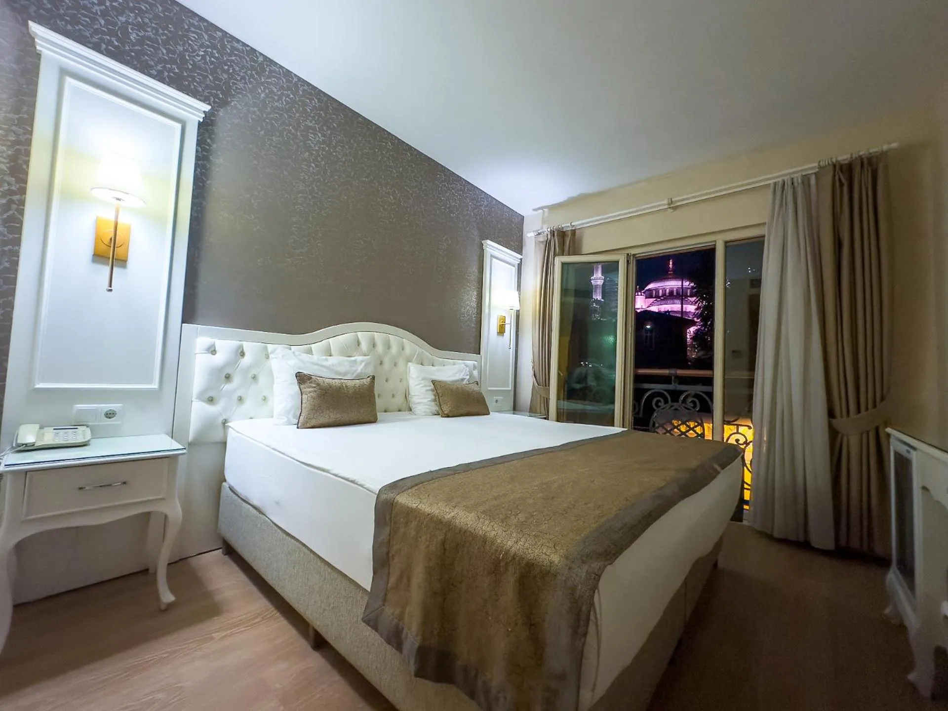 Deluxe Double or Twin Room in Sarnic Hotel & Sarnic Premier Hotel(Ottoman Mansion)
