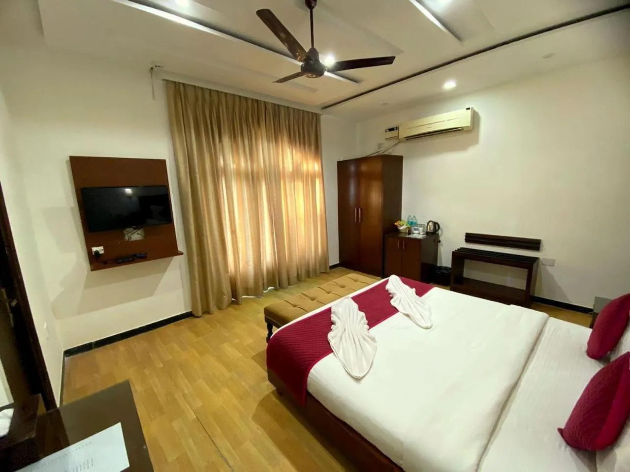 Double Room with Balcony in Sukhmantra Resort & Spa