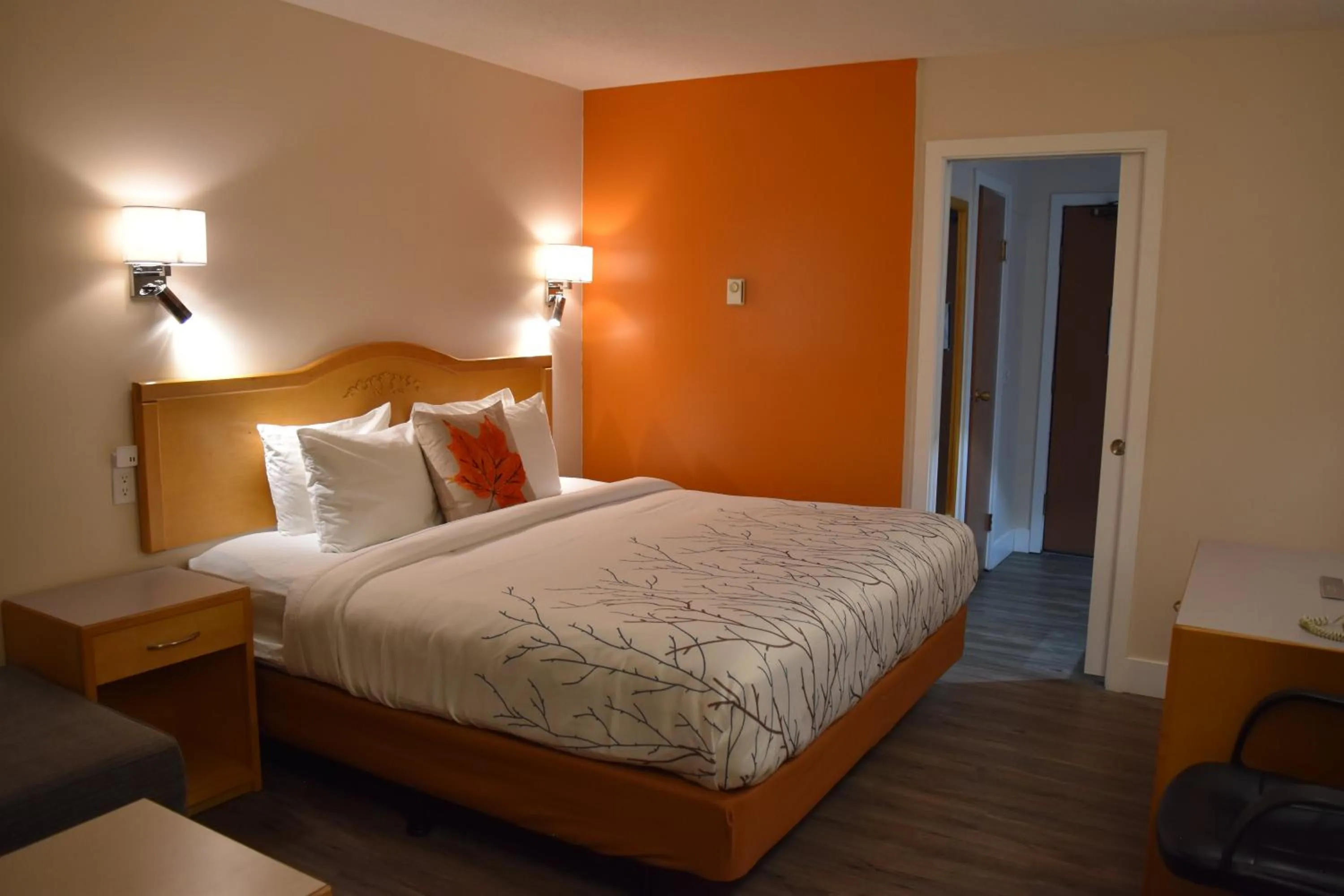 King Room in Canadas Best Value Inn & Suites-Castlegar