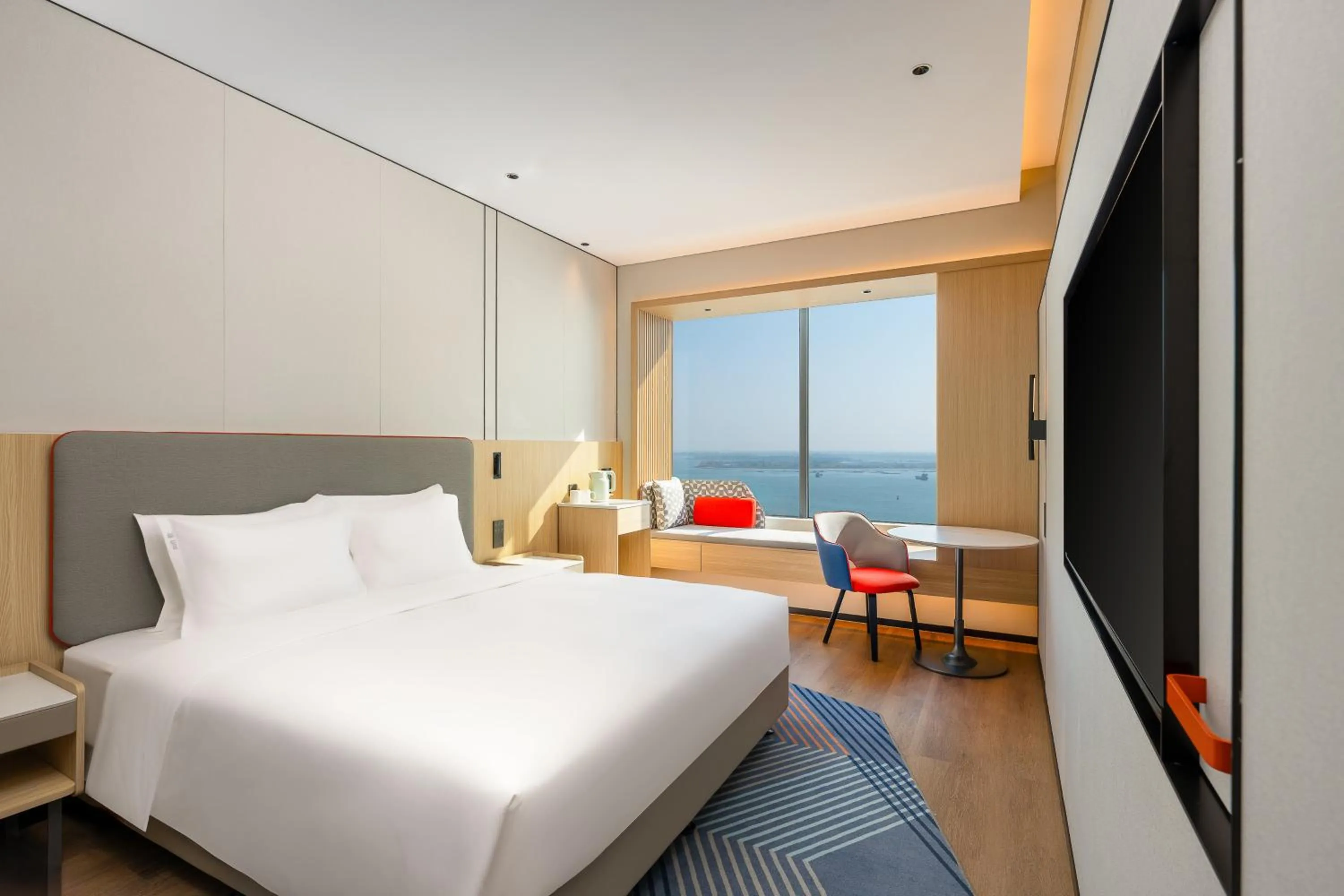 King Room with Side Sea View - Non-Smoking in Holiday Inn Express Zhanjiang Coast by IHG