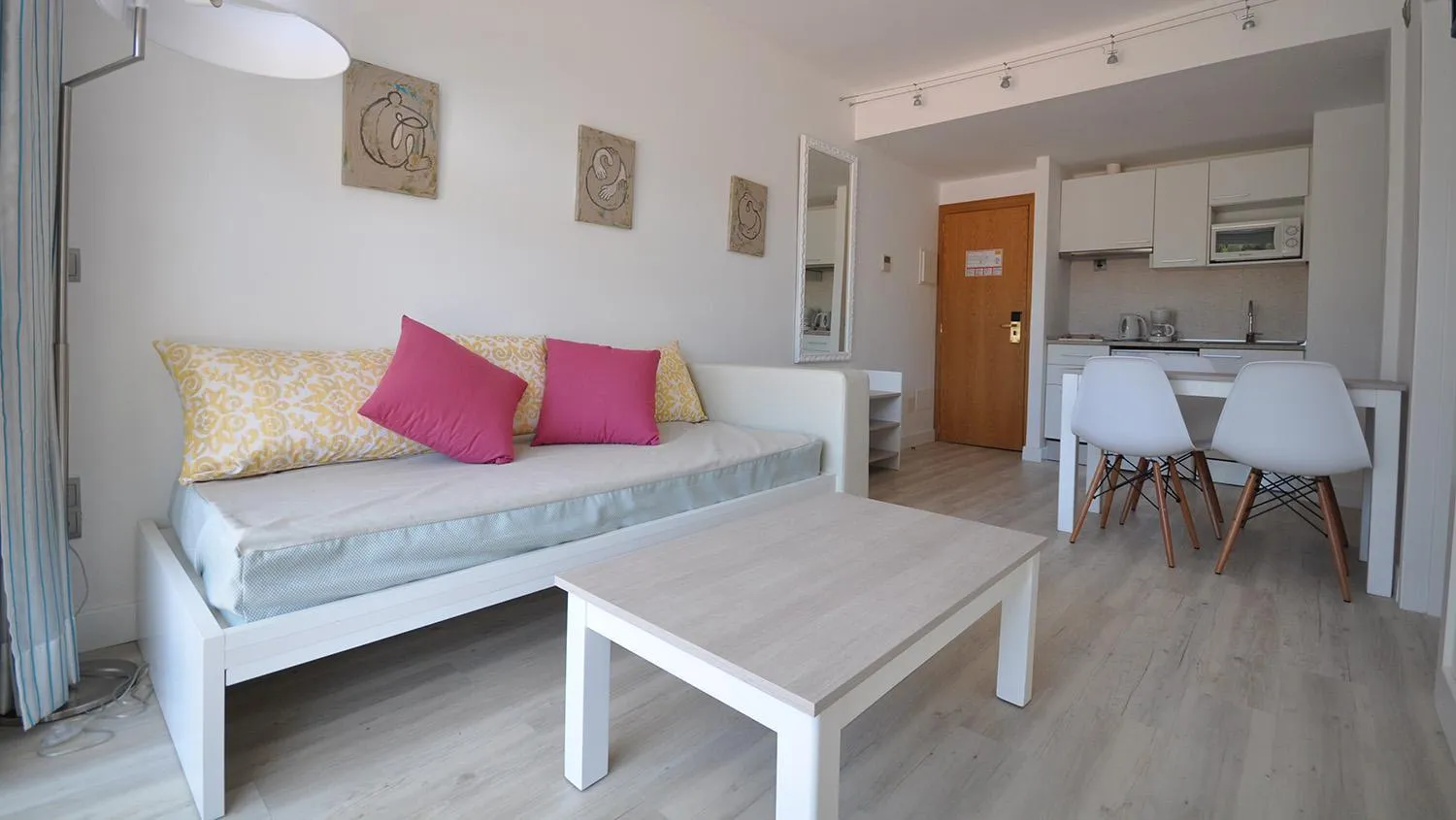 One-Bedroom Apartment in Houm Nets - Adults Only