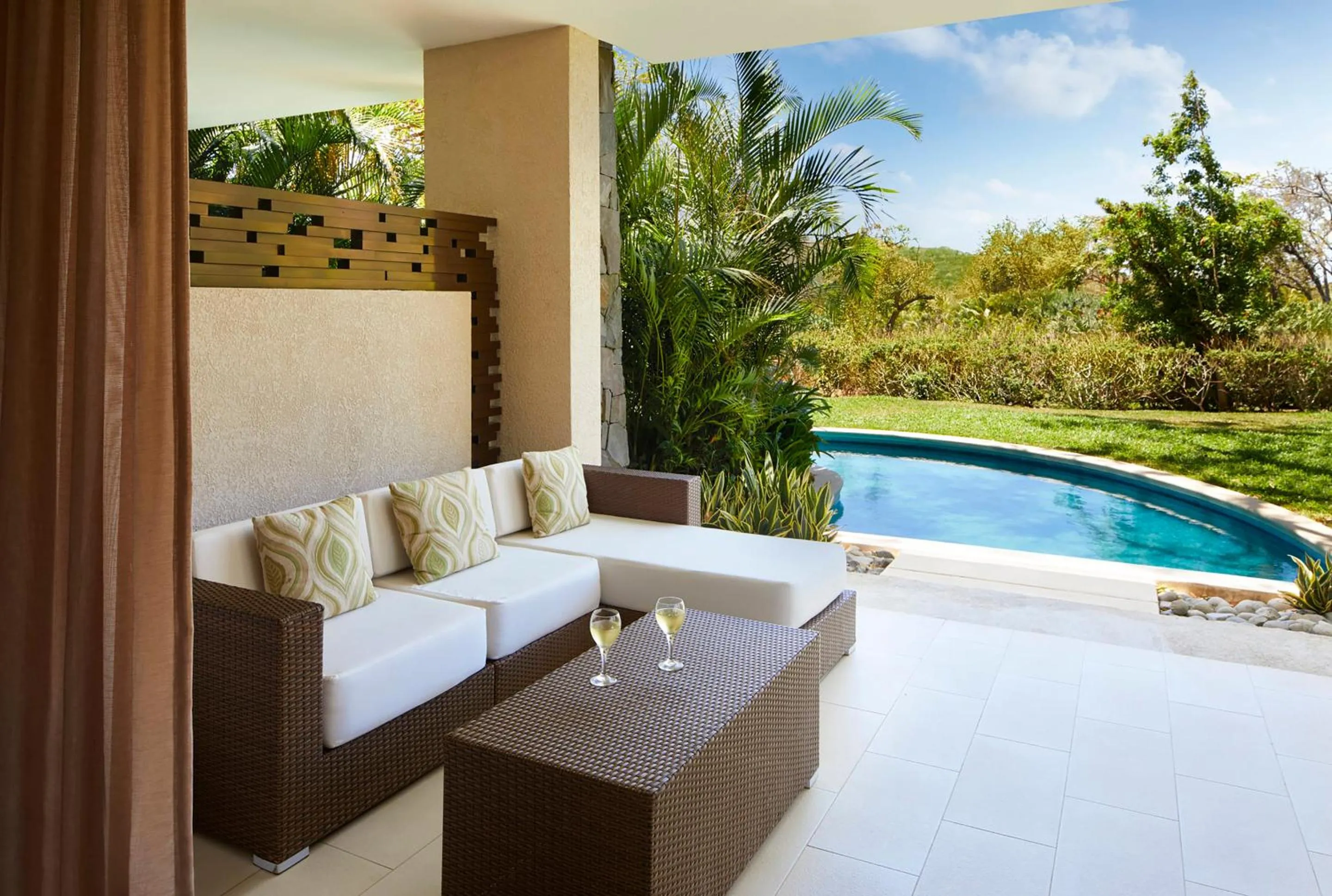 Preferred Club Junior Suite Double Swim Out Tropical View - single occupancy in Dreams Las Mareas All Inclusive