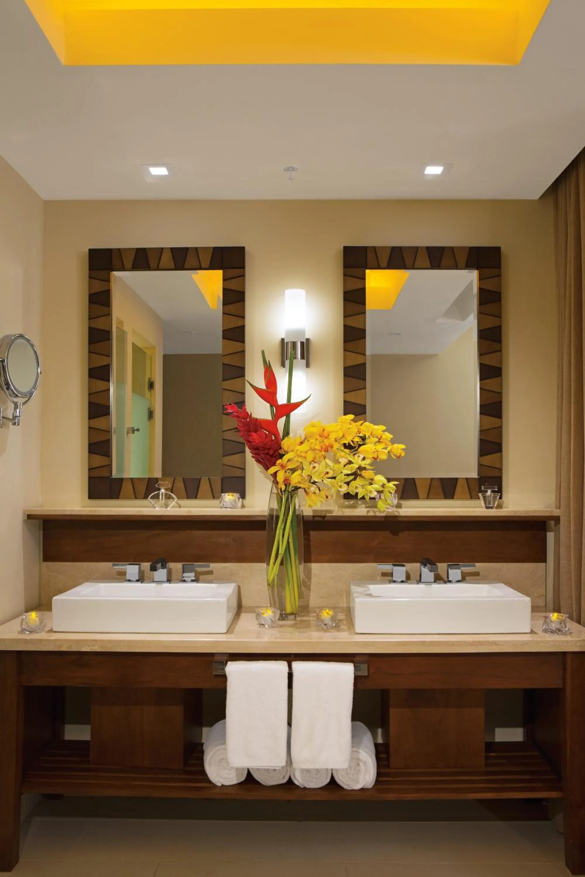 Preferred Club Junior Suite Double Swim Out Tropical View - single occupancy in Dreams Las Mareas All Inclusive