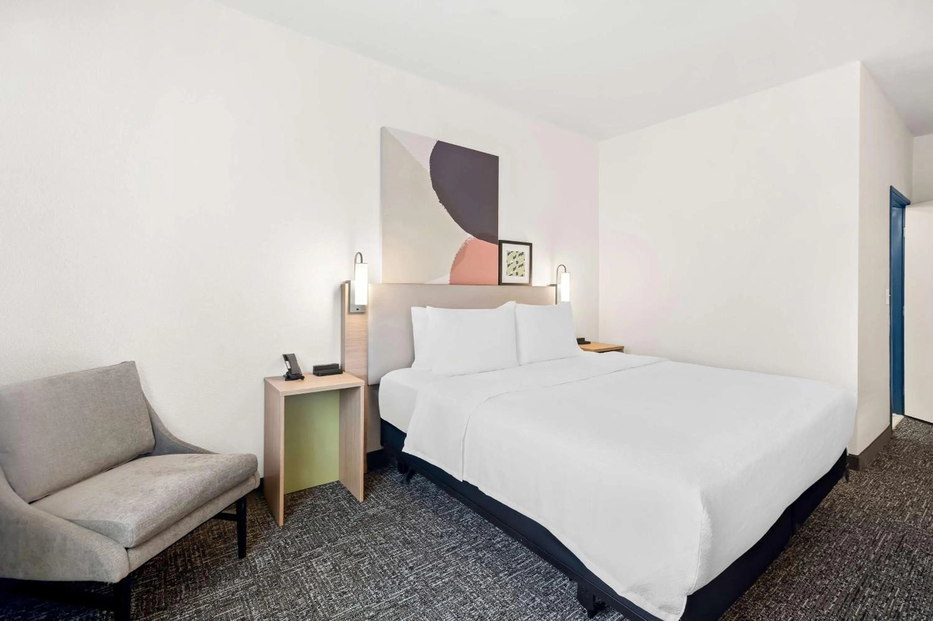 King Room with Bath Tub - Mobility/Hearing Access in Spark By Hilton Moline Quad Cities