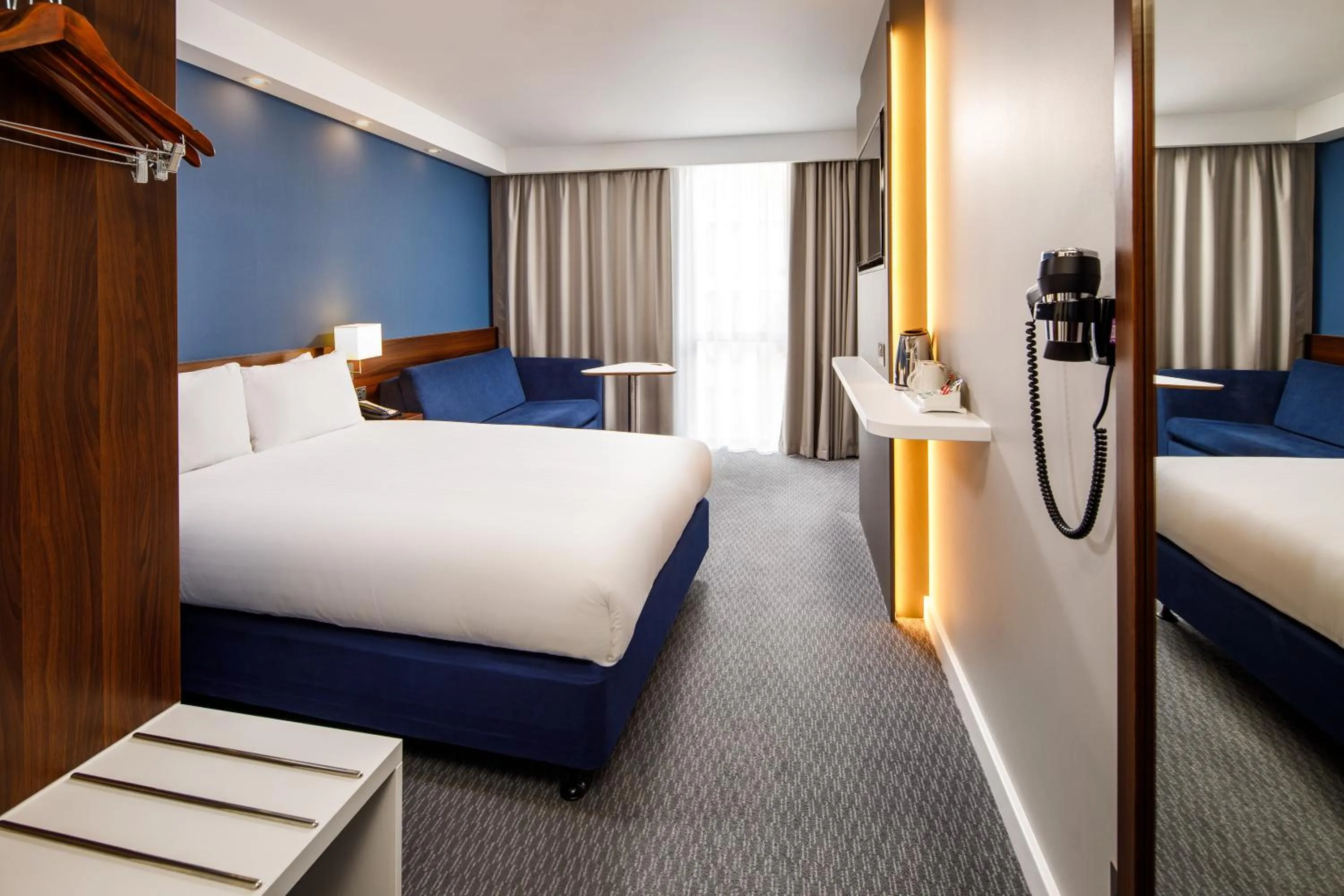 Standard Double Room with Sofa Bed and Free Hot Breakfast in Holiday Inn Express London - ExCel by IHG