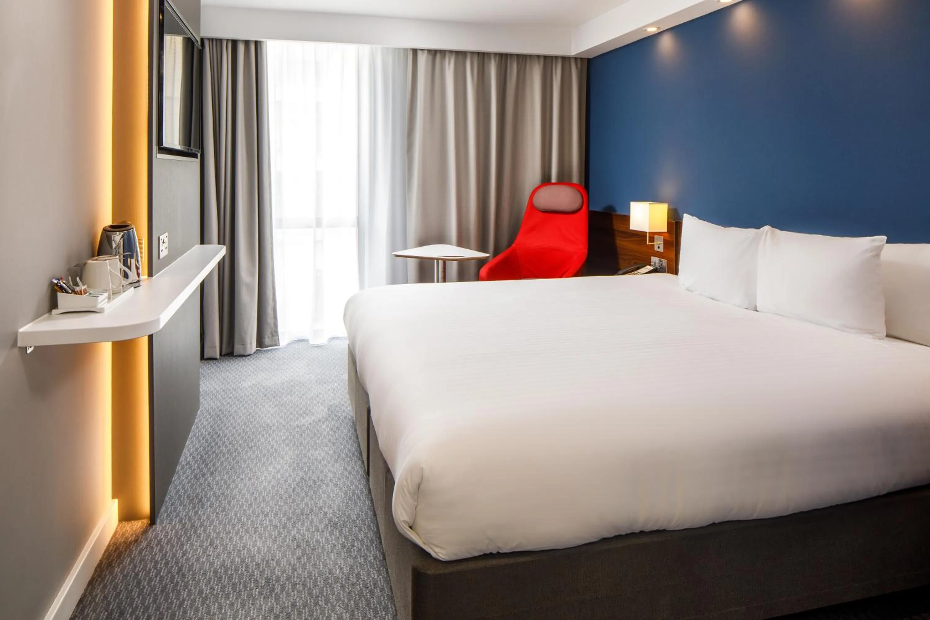 Standard Double Room with Free Hot Breakfast in Holiday Inn Express London - ExCel by IHG