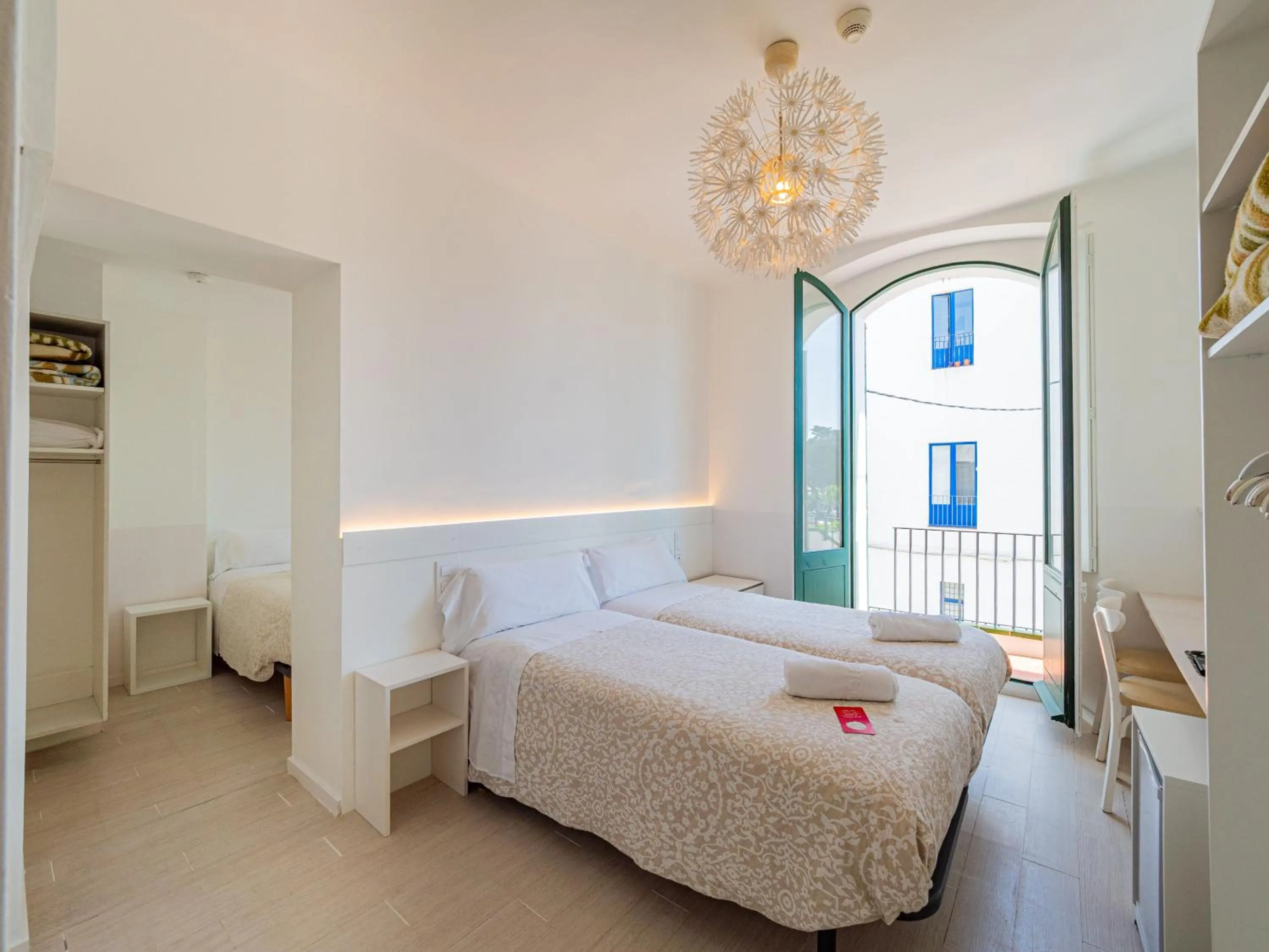 Family Room with Side Sea View in Hostal Marina Cadaqués