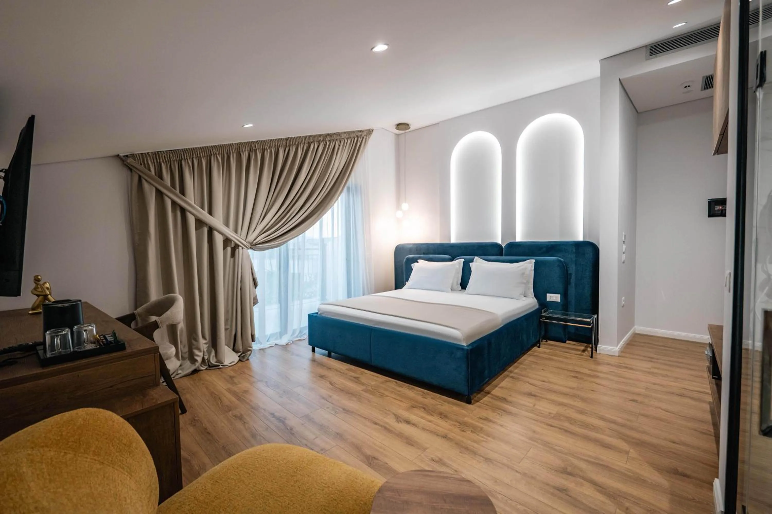 Deluxe Suite with Sea View and Balcony in Mae Select Hotel