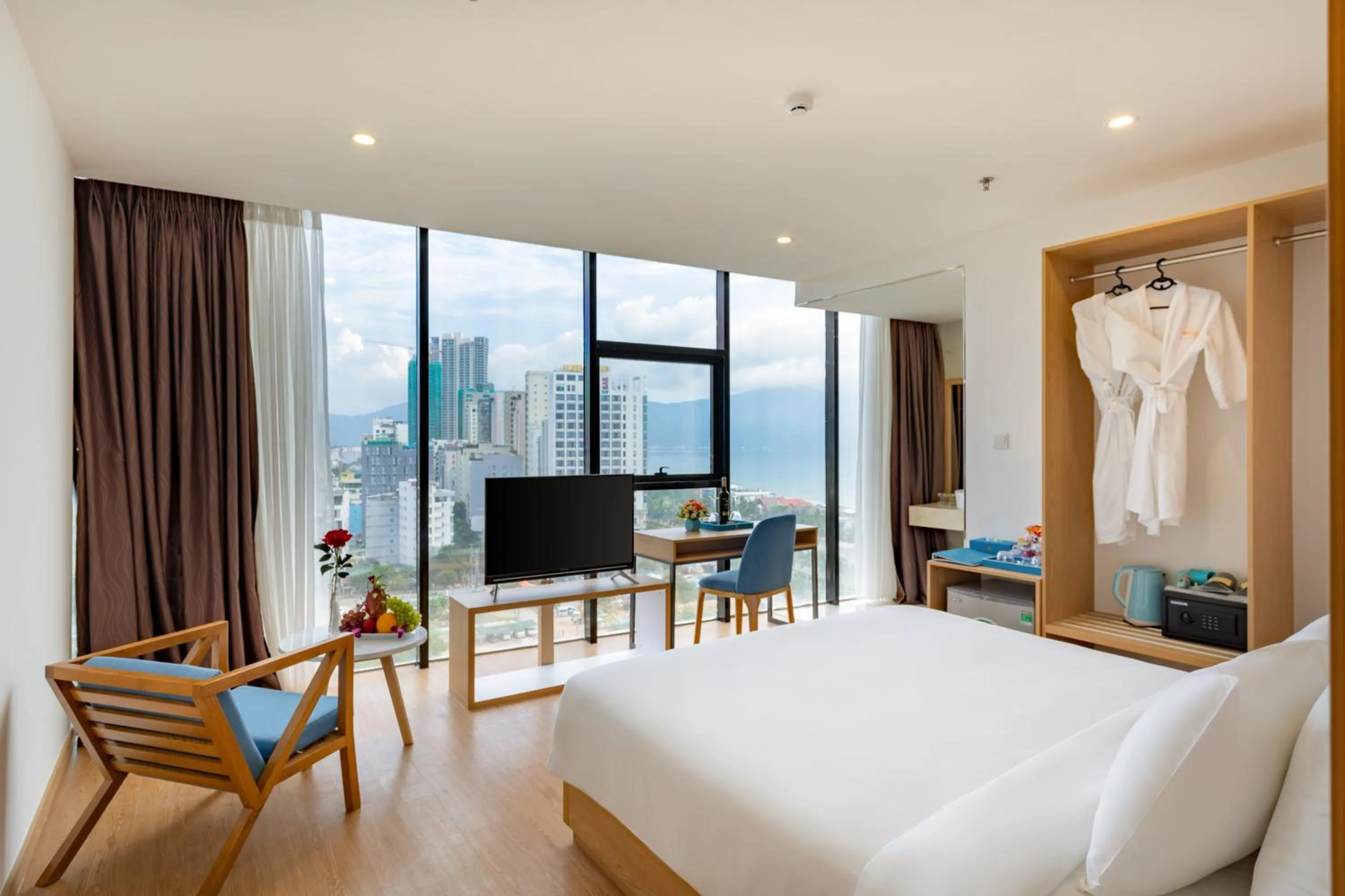 Executive Deluxe Double Room in KOVA Diamond Hotel Da Nang