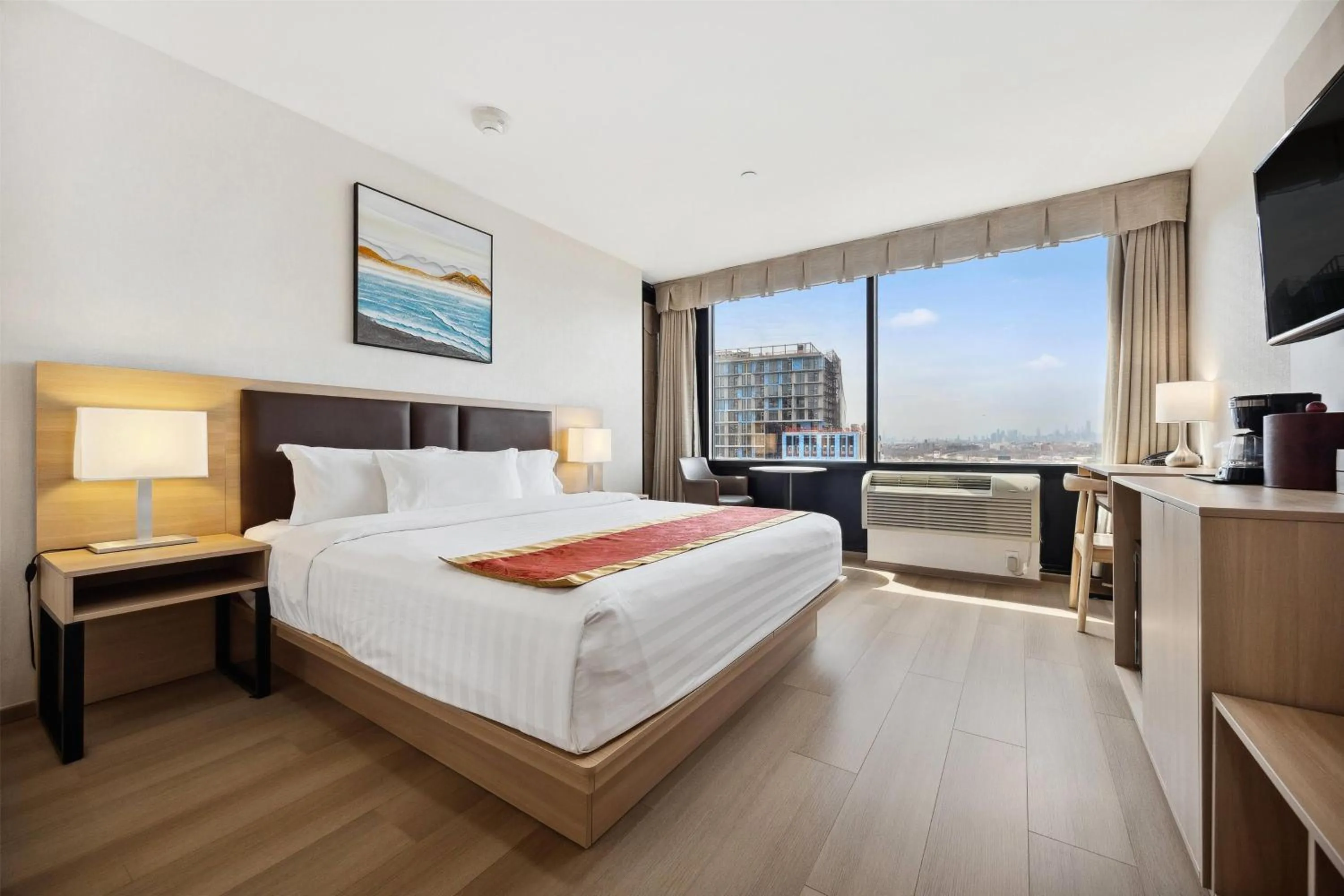 Standard Queen Room in Ramada by Wyndham Flushing Queens