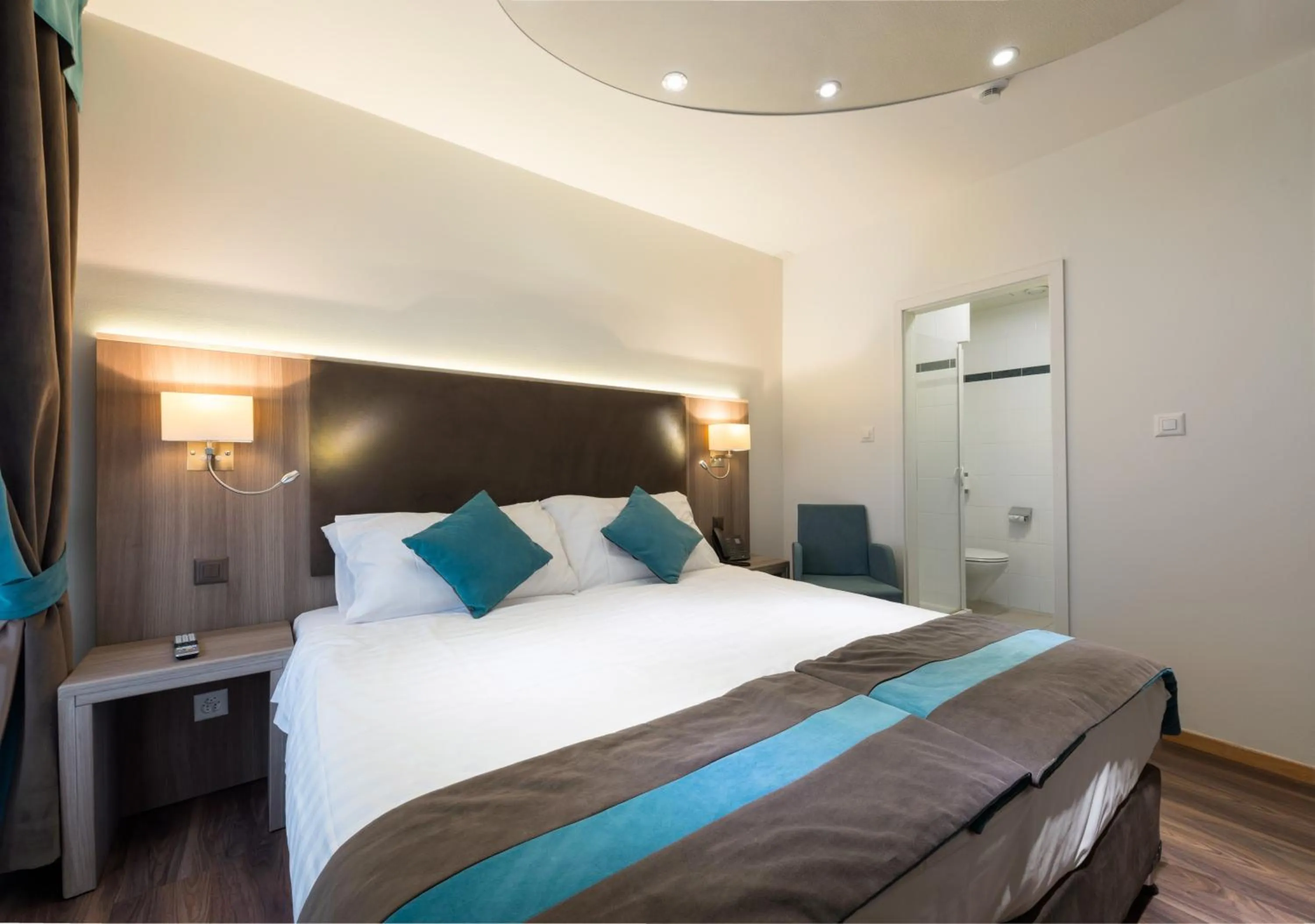 Classic Twin Room in Hotel Rousseau