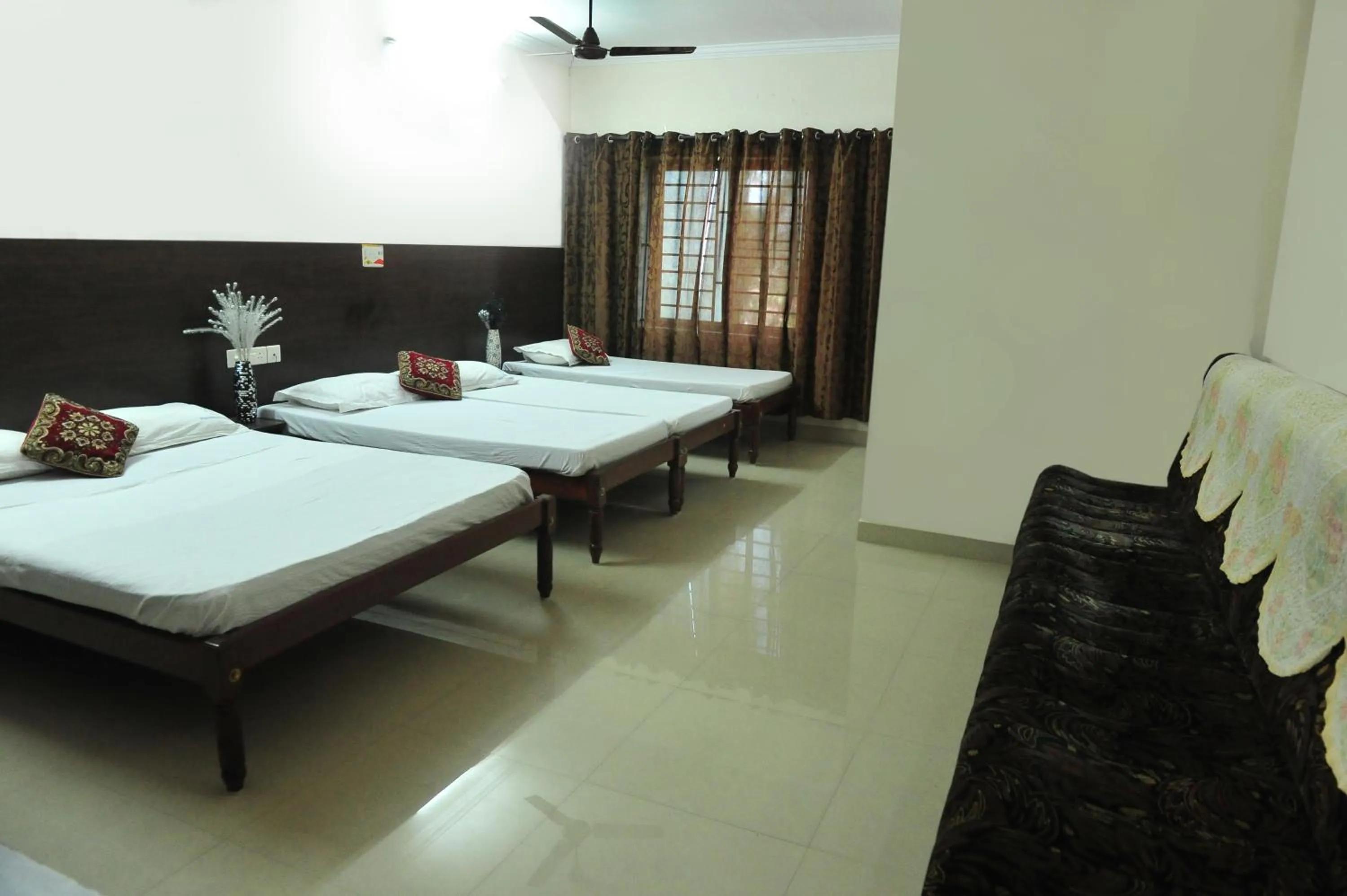 Quadruple Room with Fan in Hotel Prathiba Heritage