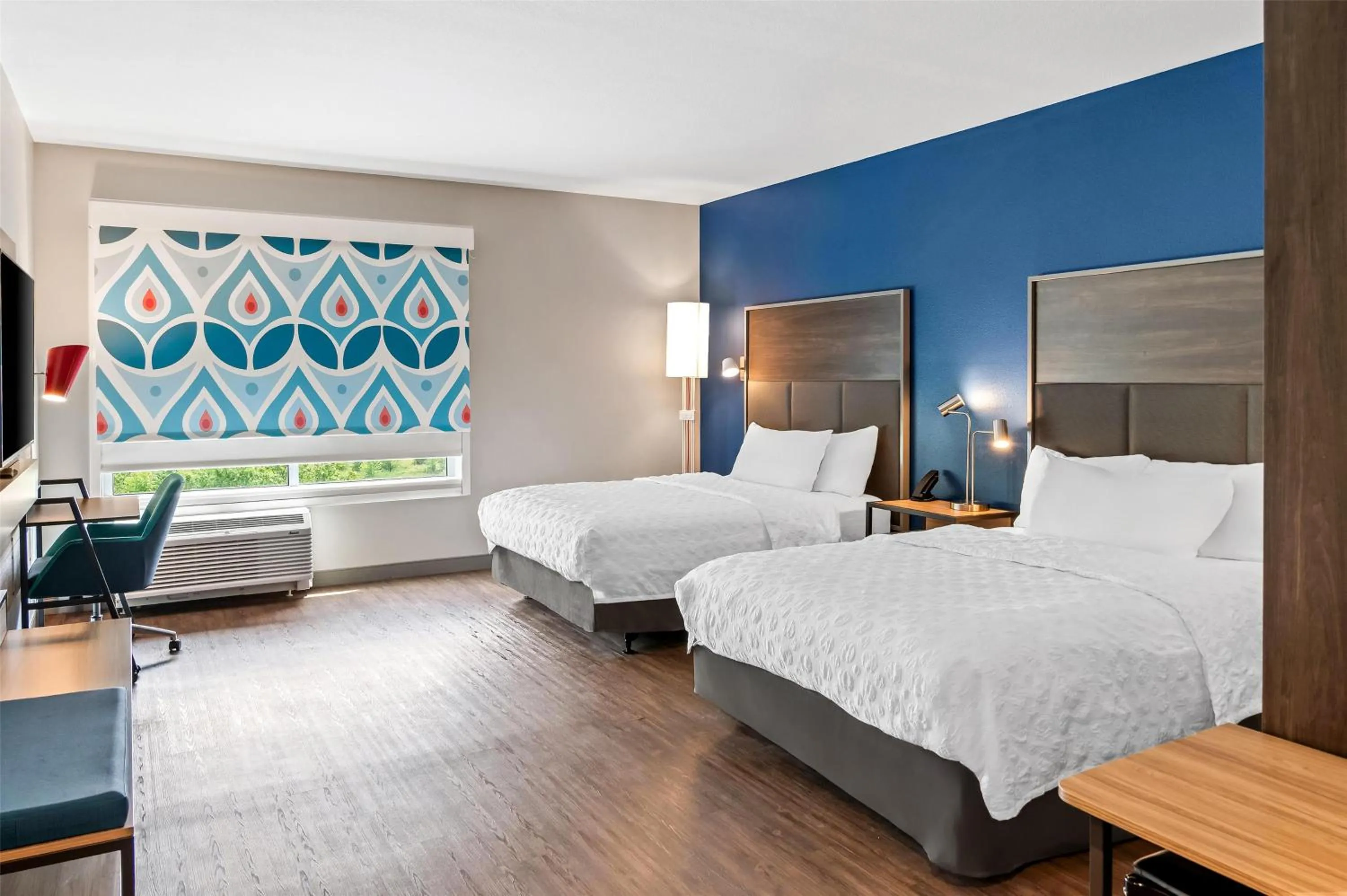 Queen Room with Two Queen Beds - Mobility Access in Tru By Hilton Holland, Mi