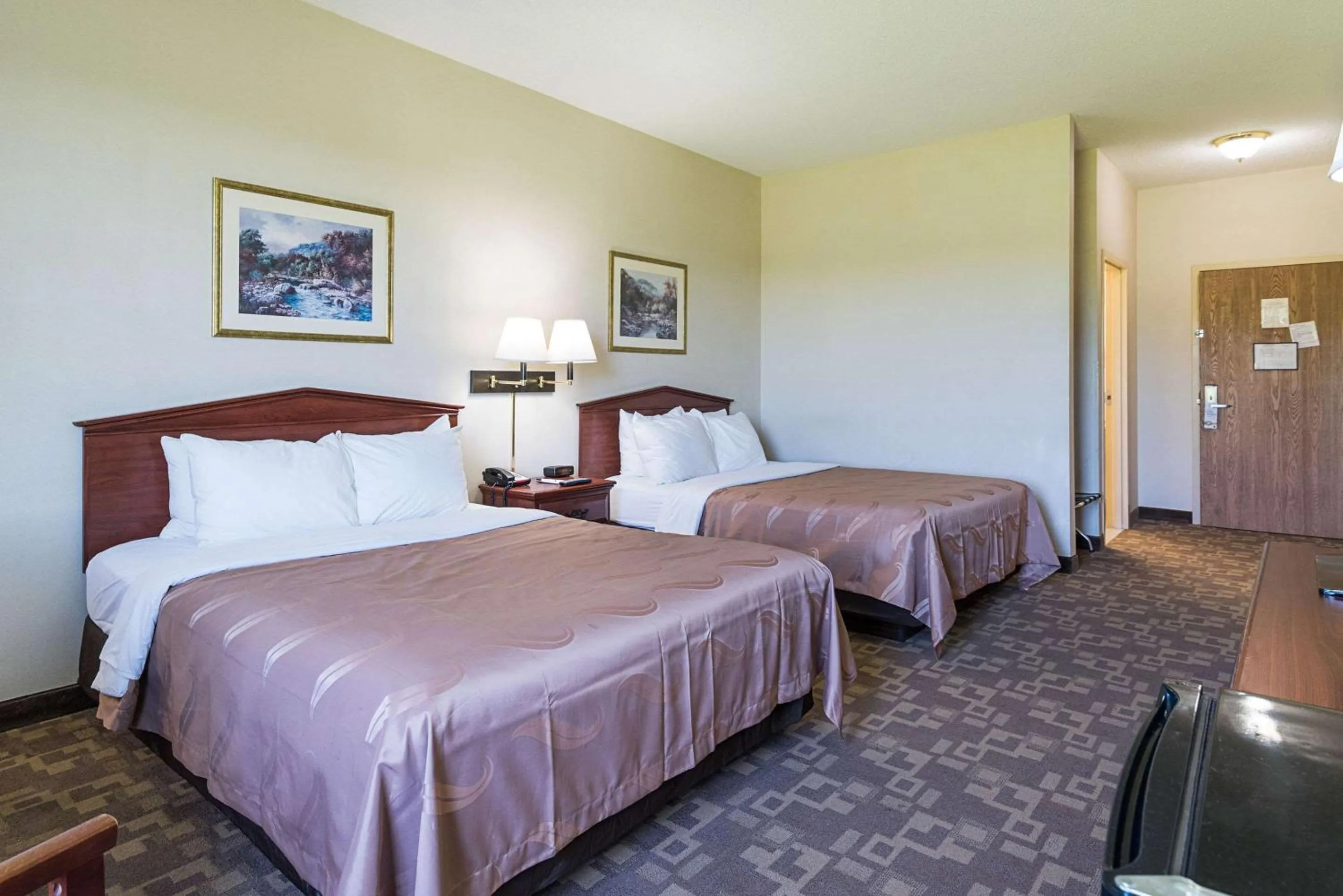 Queen Room with Two Queen Beds - Non-Smoking in Quality Inn & Suites Schoharie near Howe Caverns