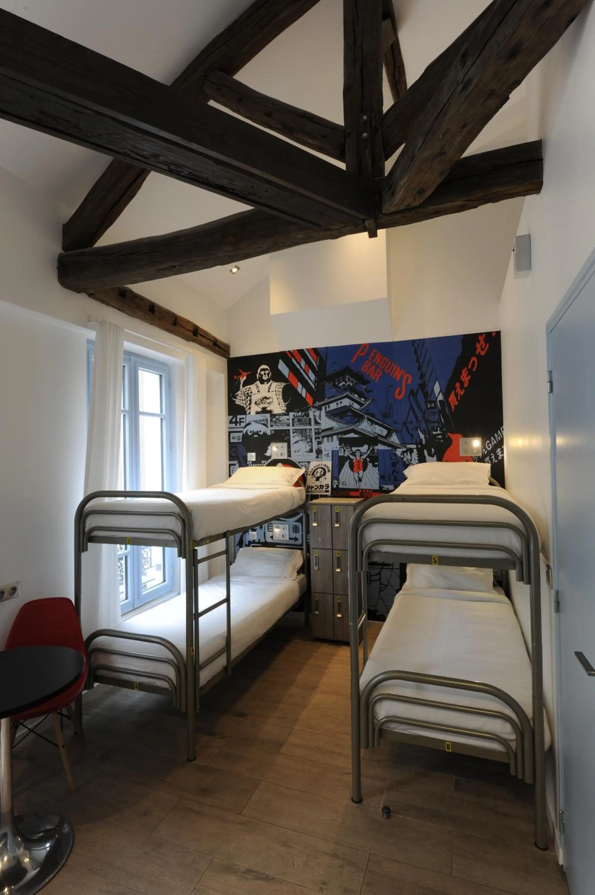 Bed in 6-Bed Mixed Dormitory Room in The 3 Ducks Eiffel Tower by Hiphophostels