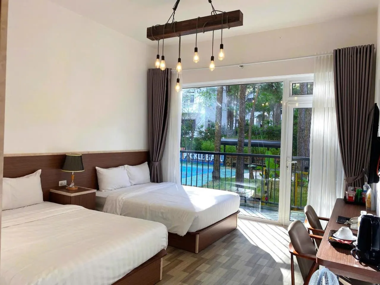 Deluxe Twin Room in Romeo & Juliet Dalat