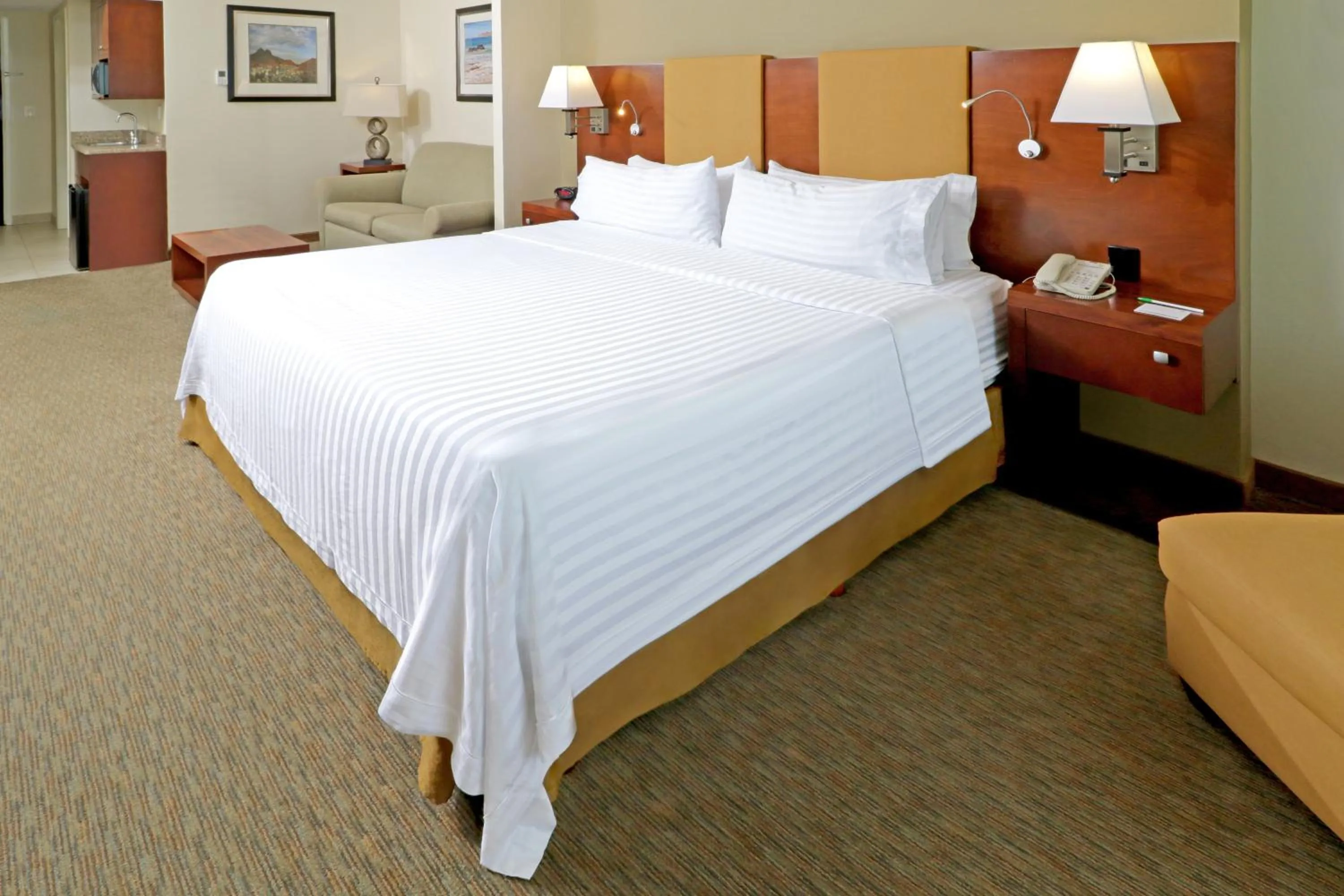 One-Bedroom King Suite with Sofa Bed in Holiday Inn Hotel & Suites Hermosillo Aeropuerto by IHG