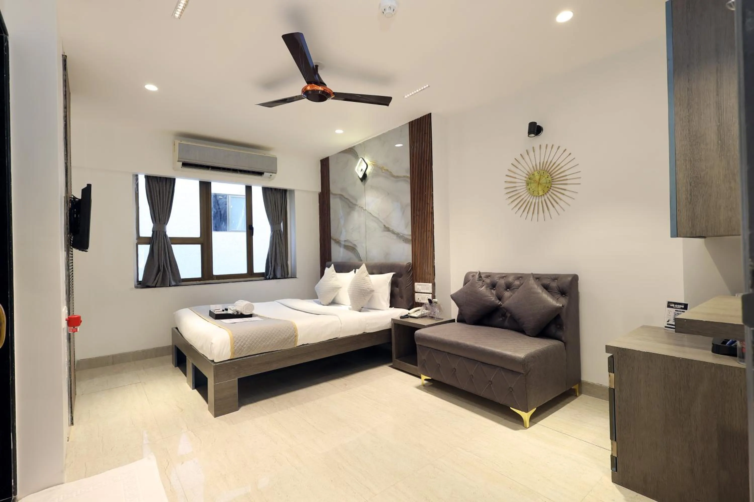 Superior King Room in MyOtel - Santacruz