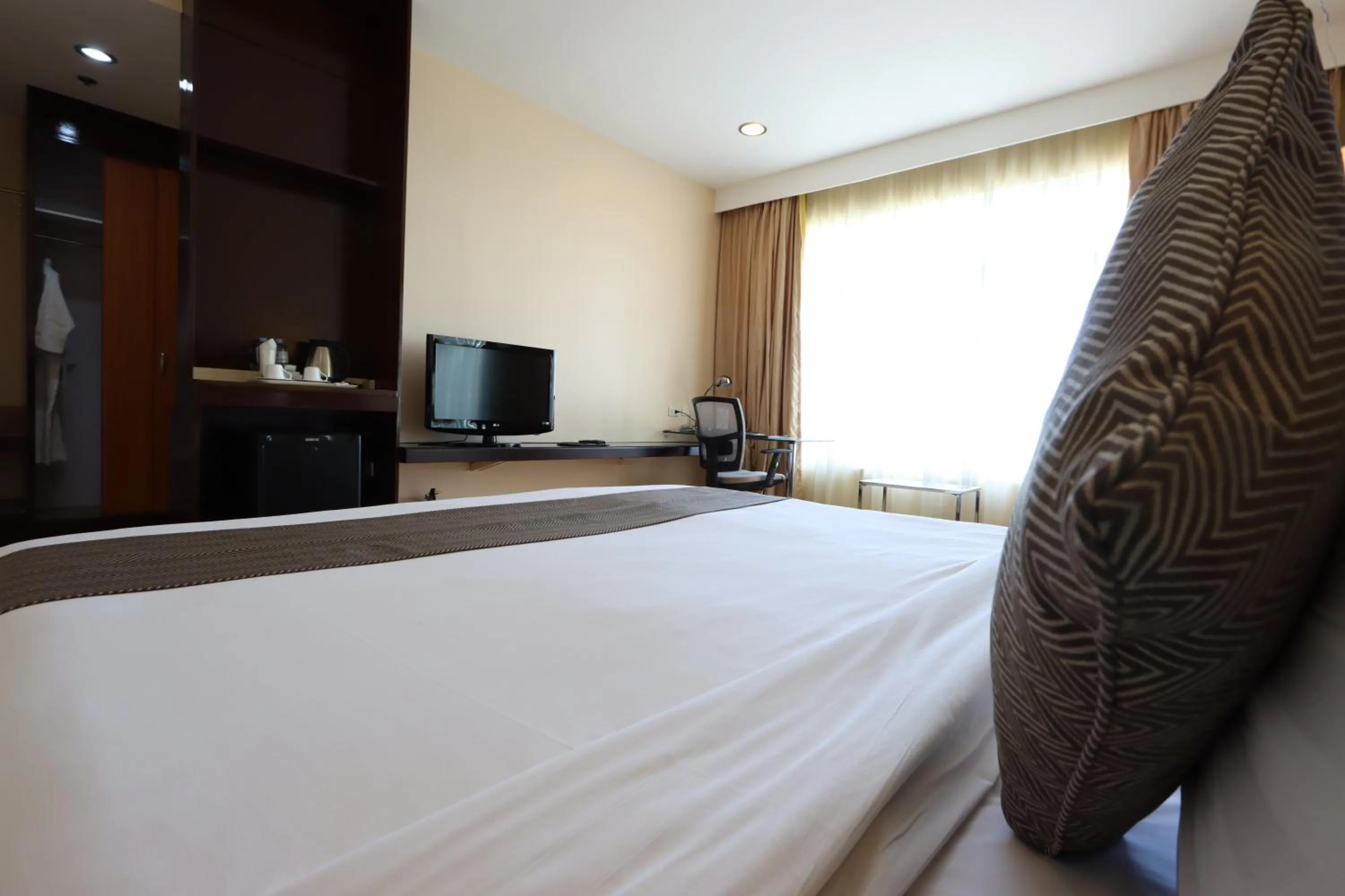 Business Deluxe Double Room in Paseo Premiere Hotel