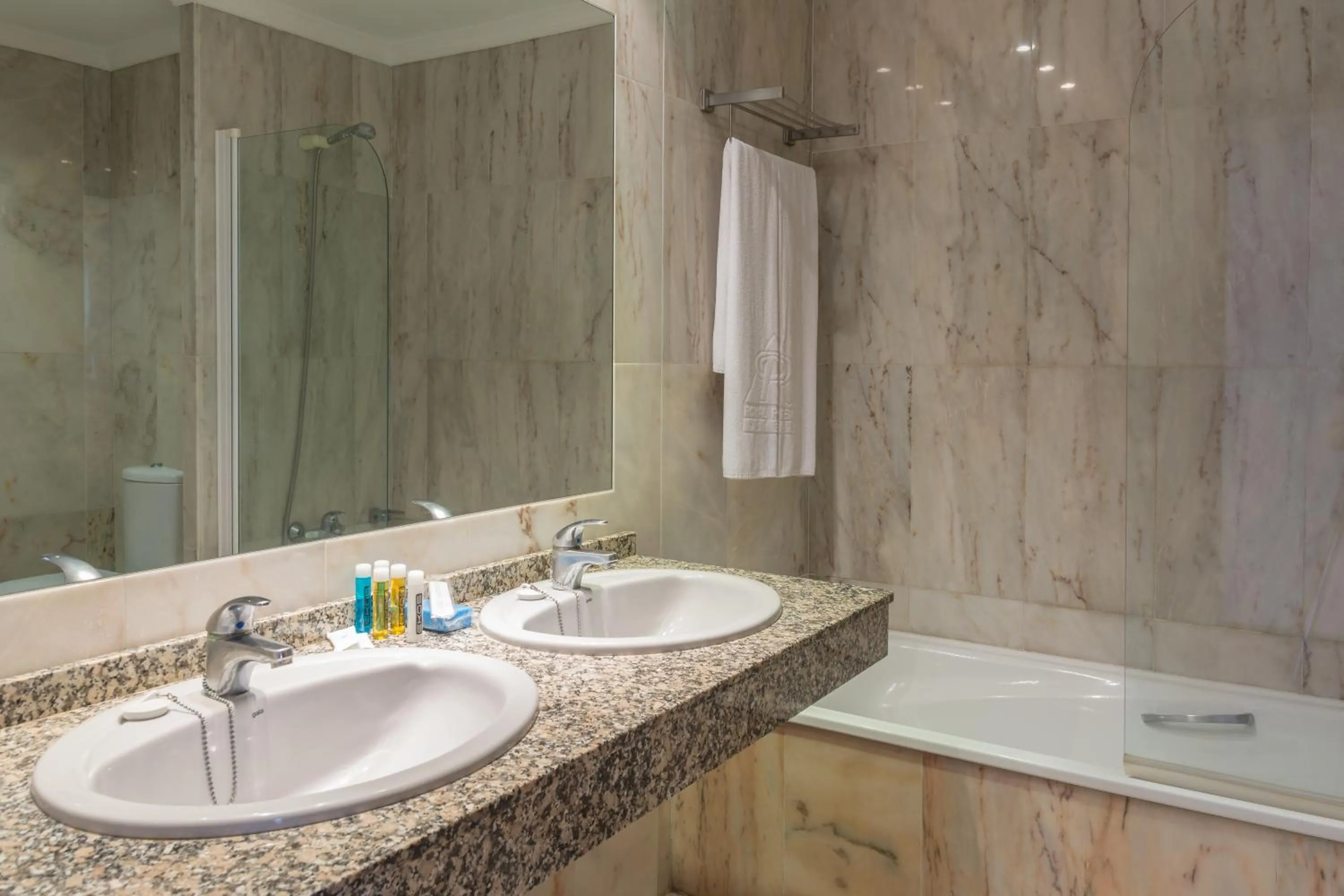 Quadruple Room (2 Adults + 2 Children) in BLUESEA Al Andalus